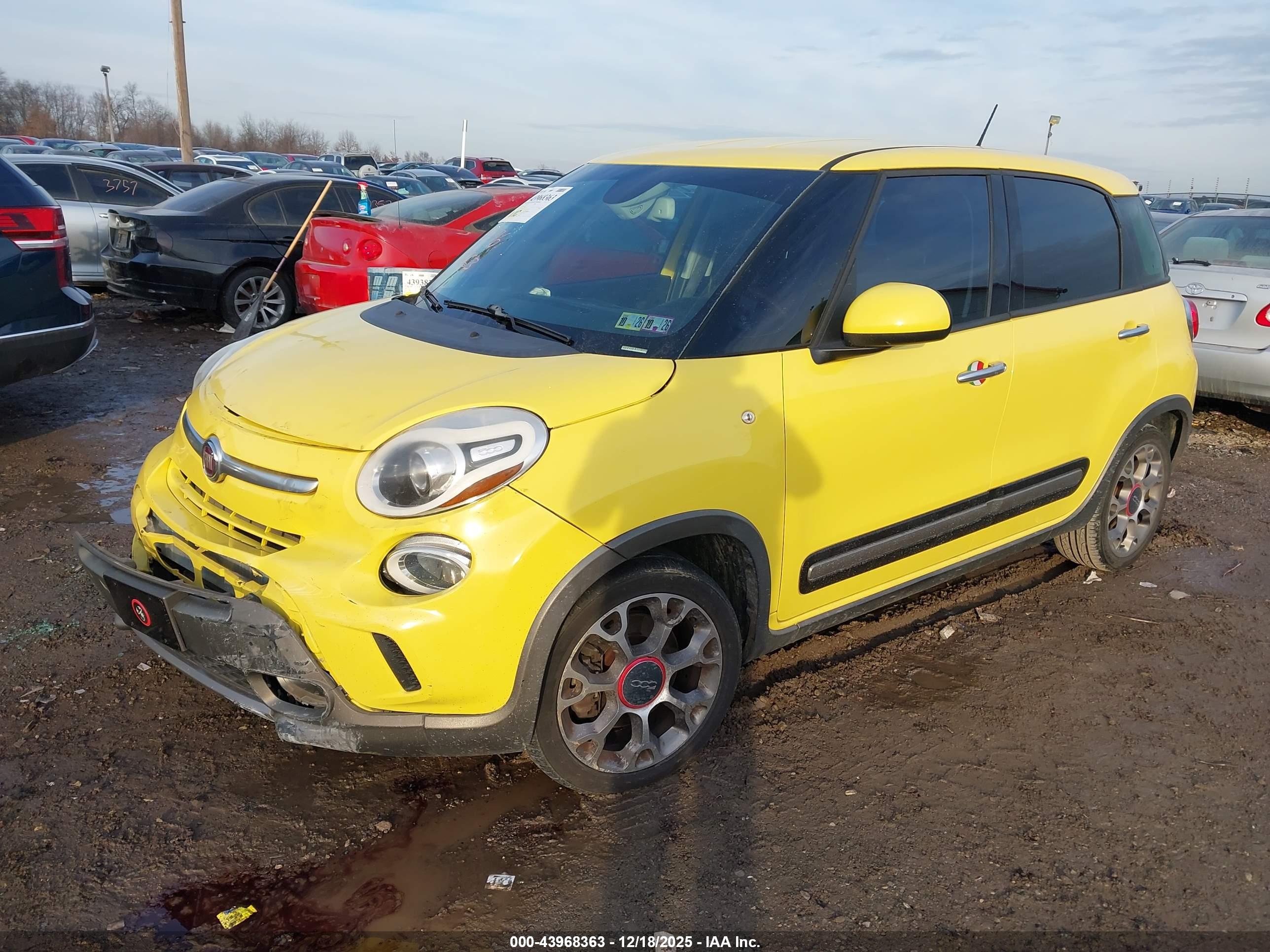 FIAT 500L image 2