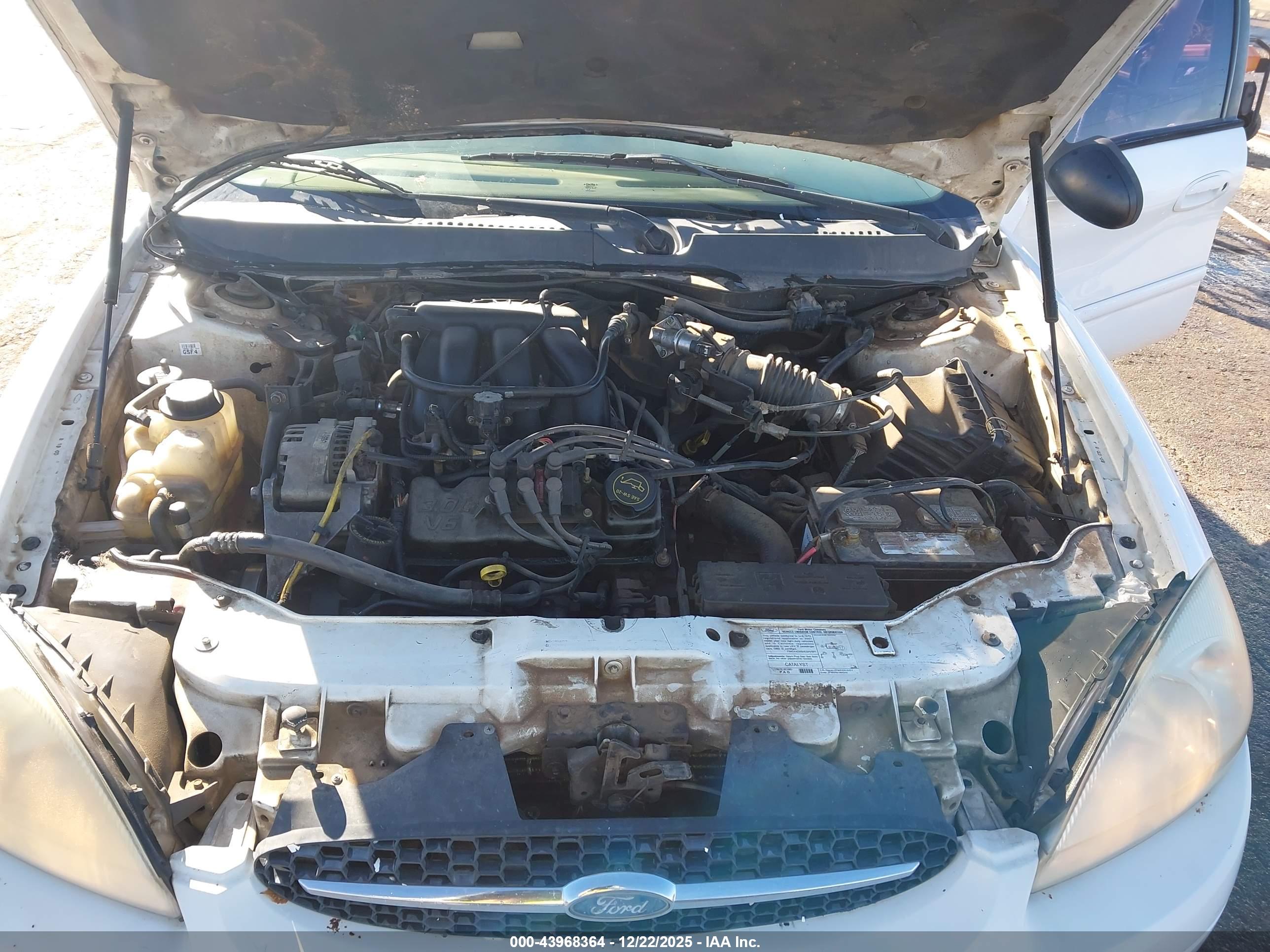 FORD TAURUS image 10