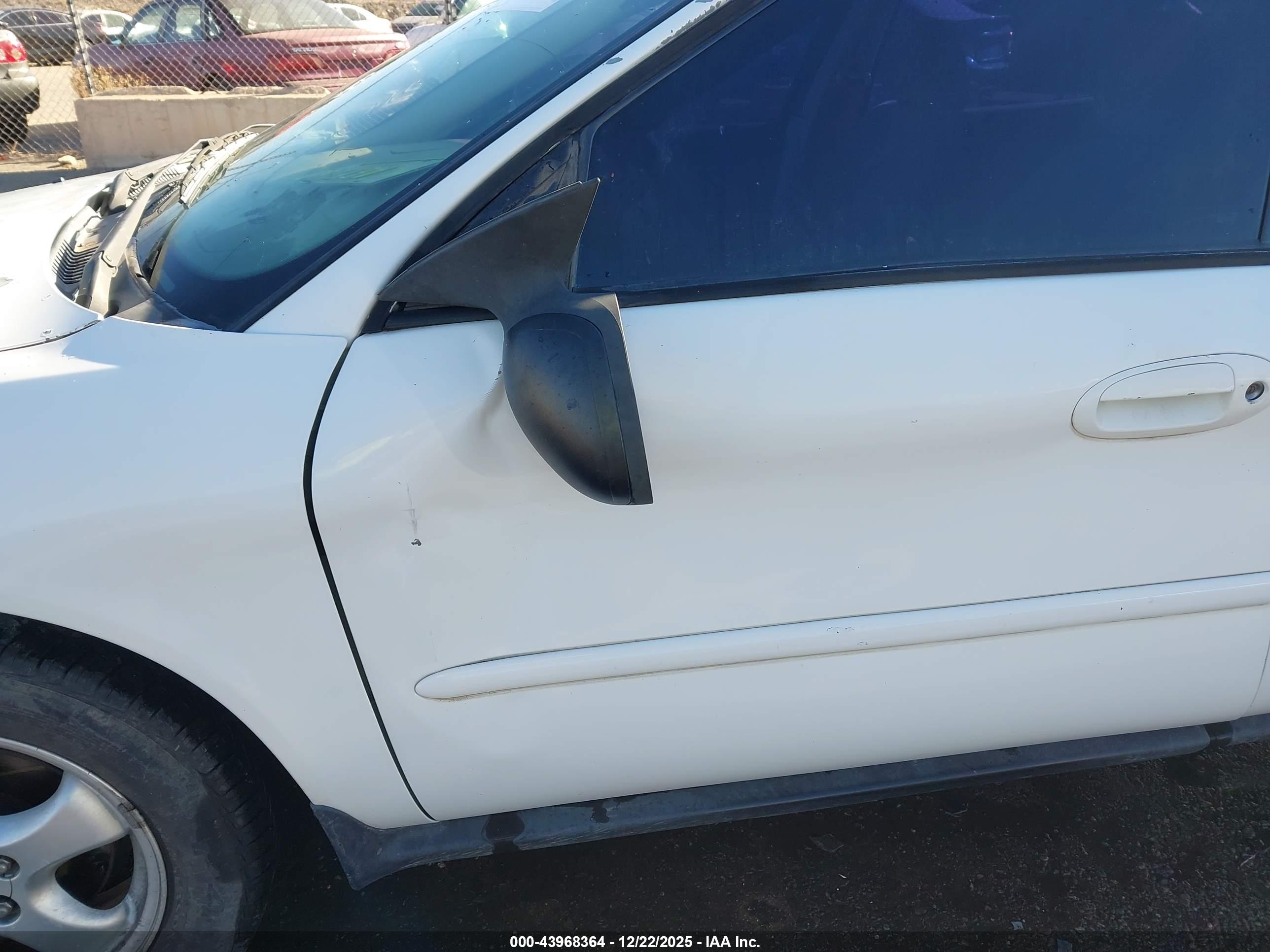 FORD TAURUS image 6