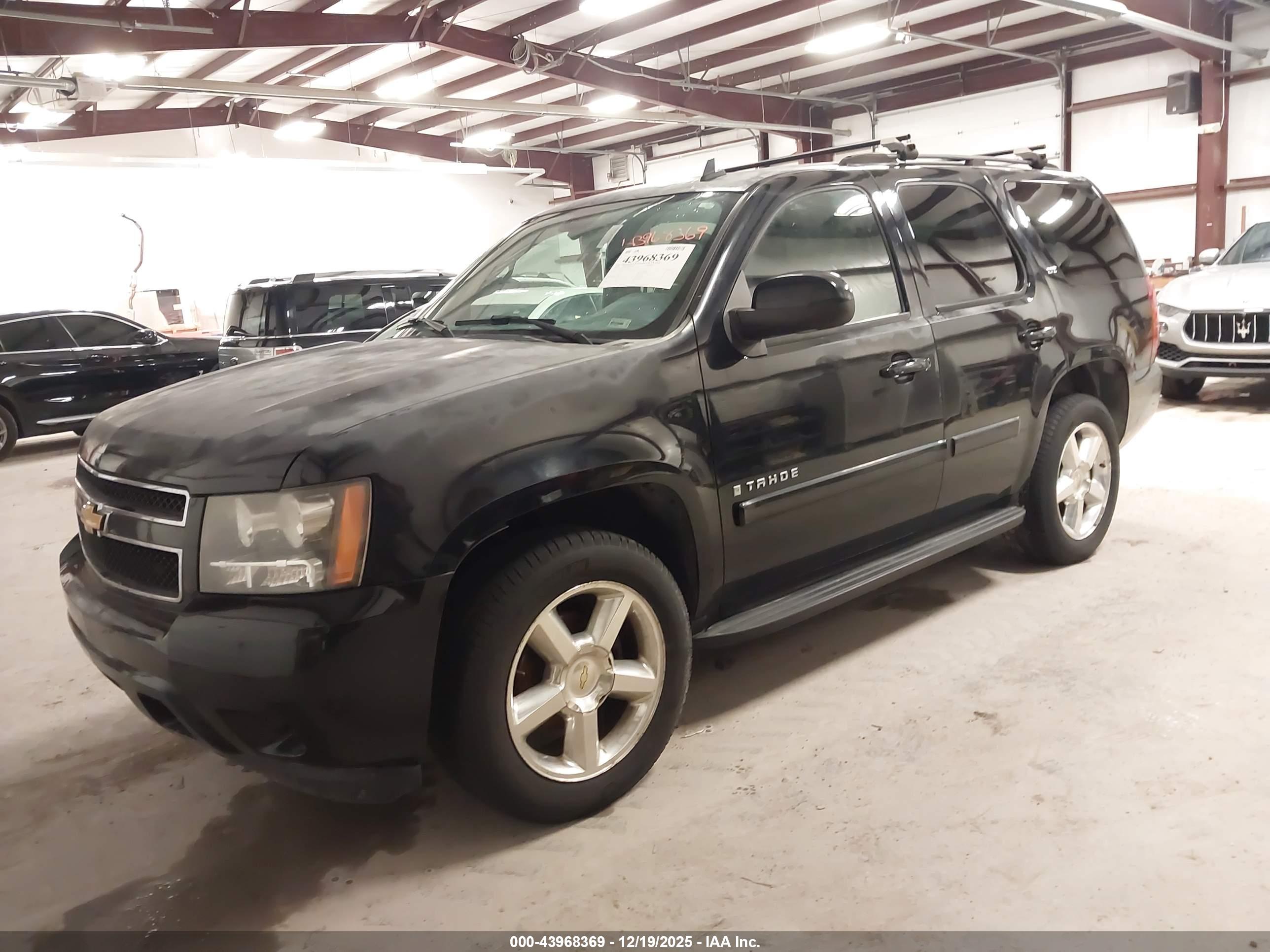 CHEVROLET TAHOE image 2