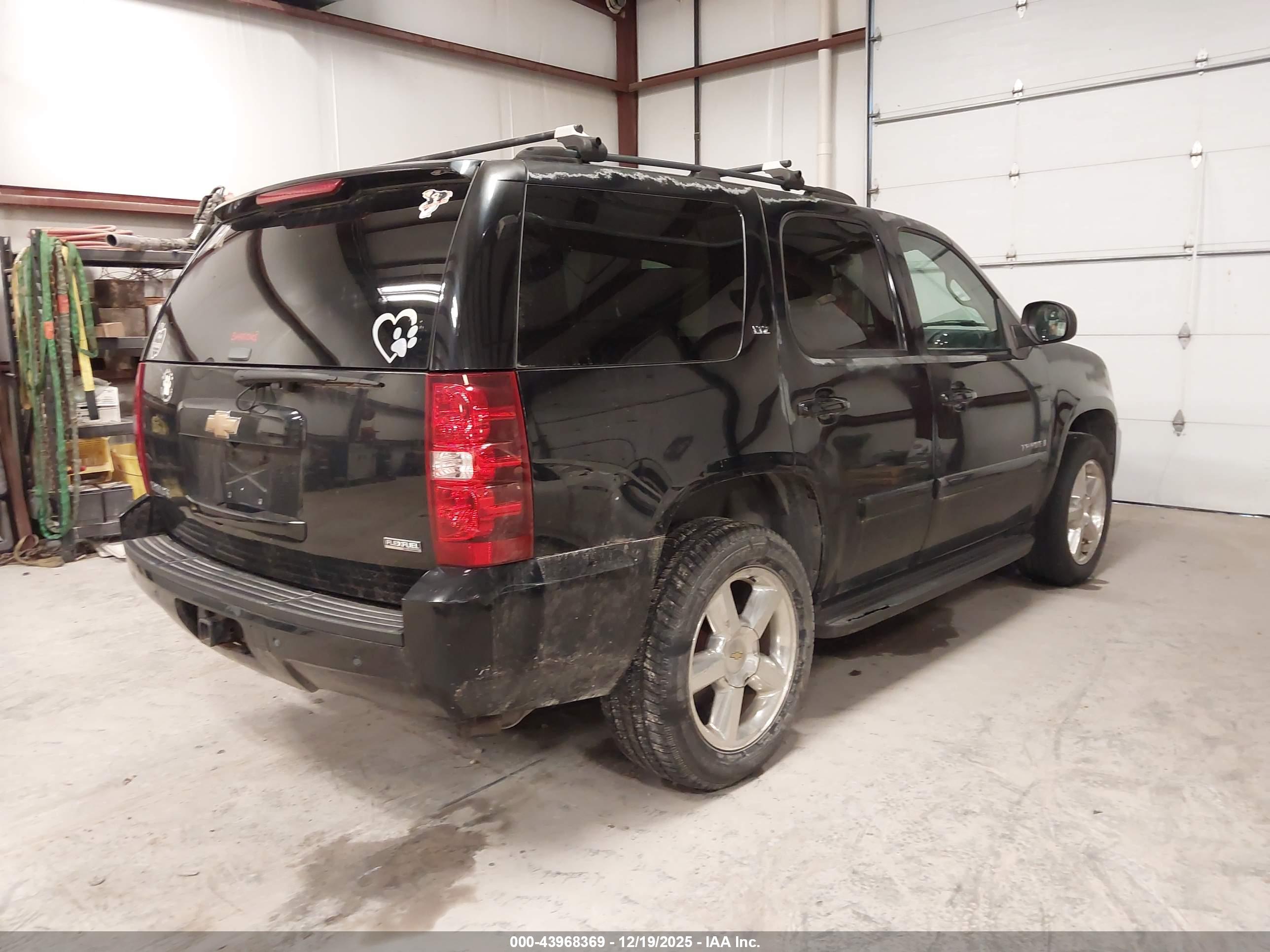 CHEVROLET TAHOE image 4