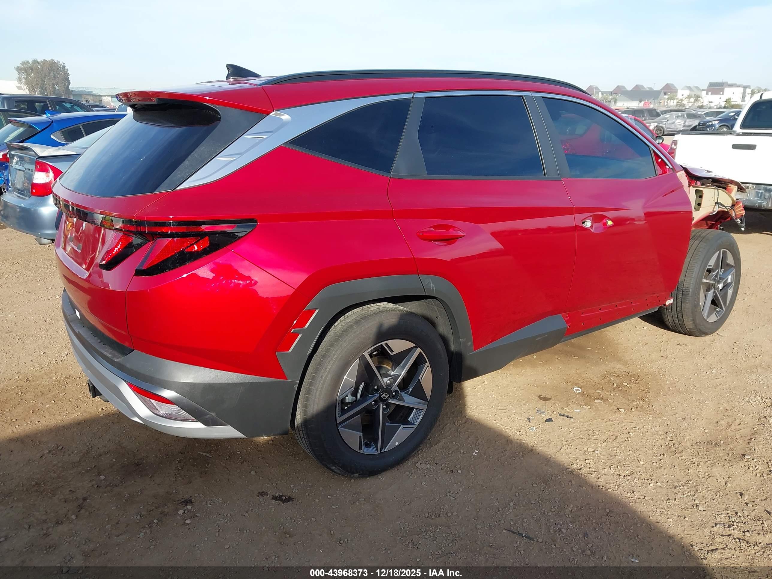 HYUNDAI TUCSON image 4