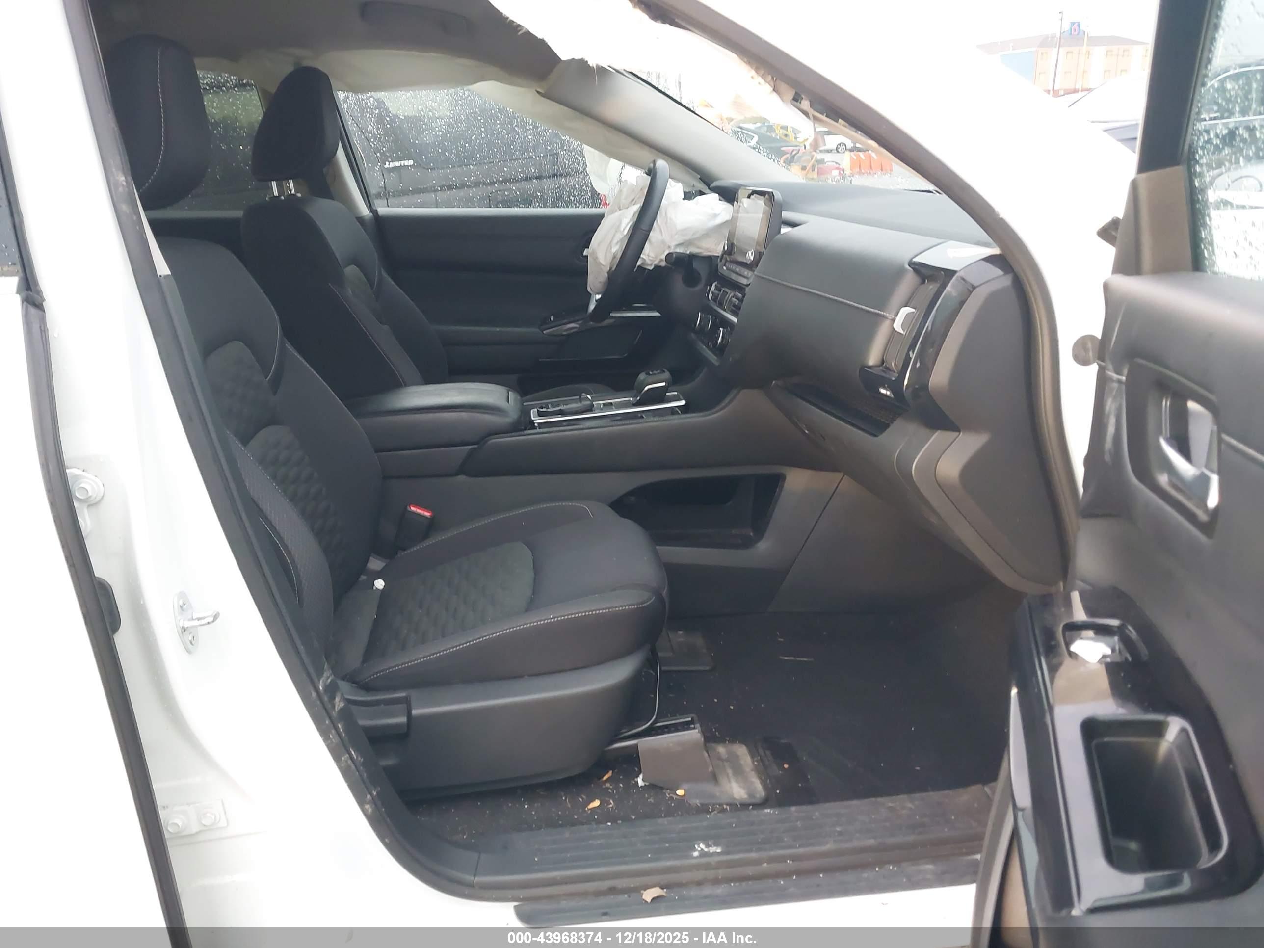 NISSAN PATHFINDER image 5