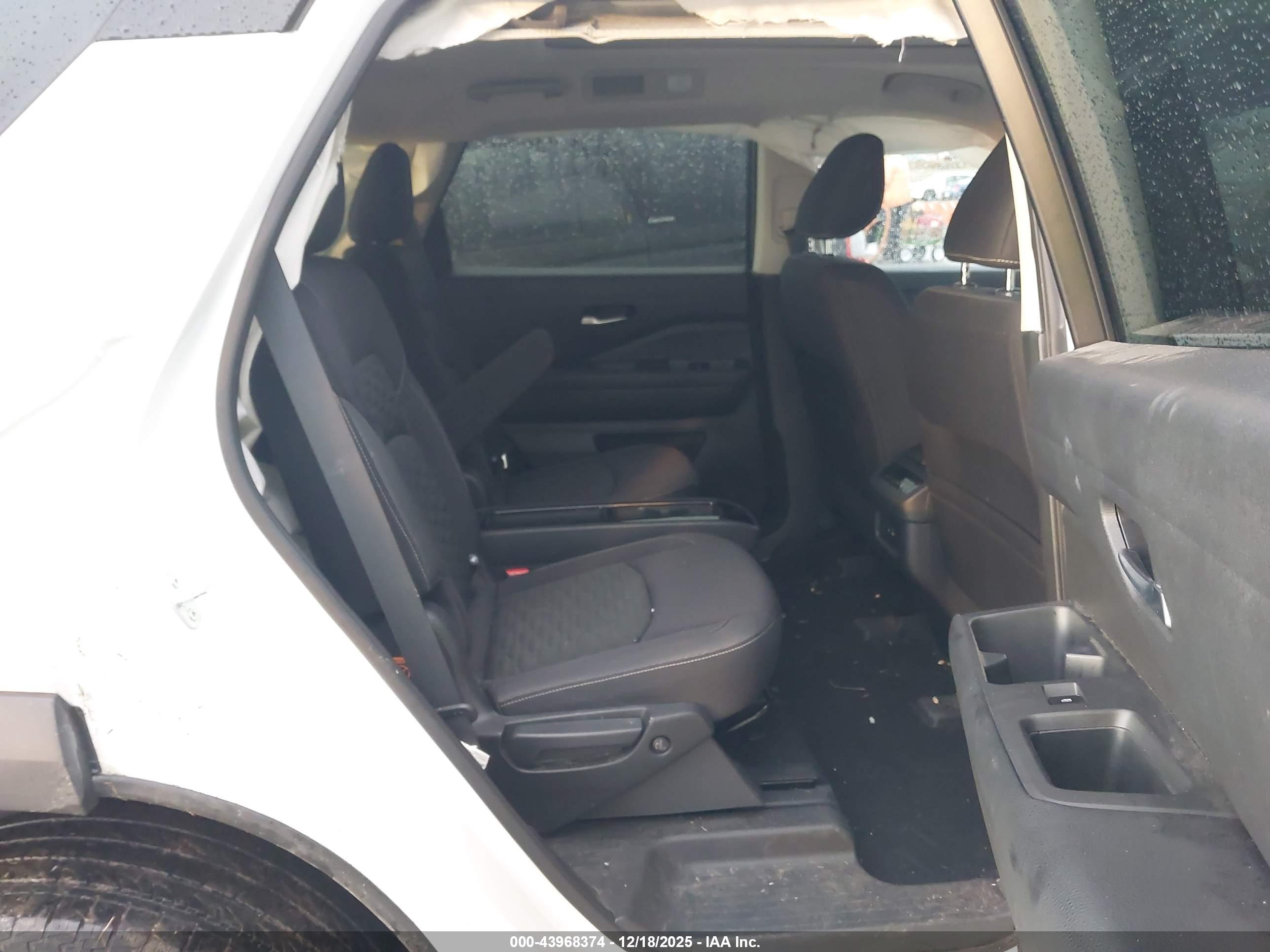 NISSAN PATHFINDER image 8