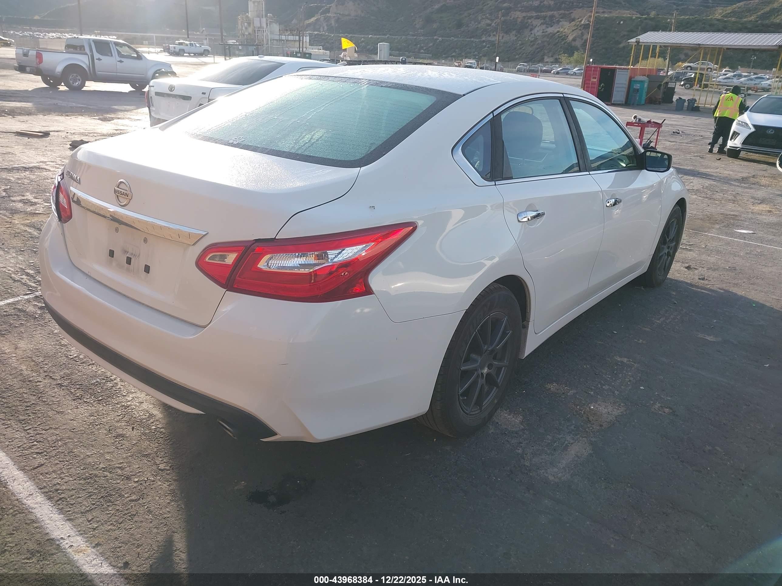 NISSAN ALTIMA image 4