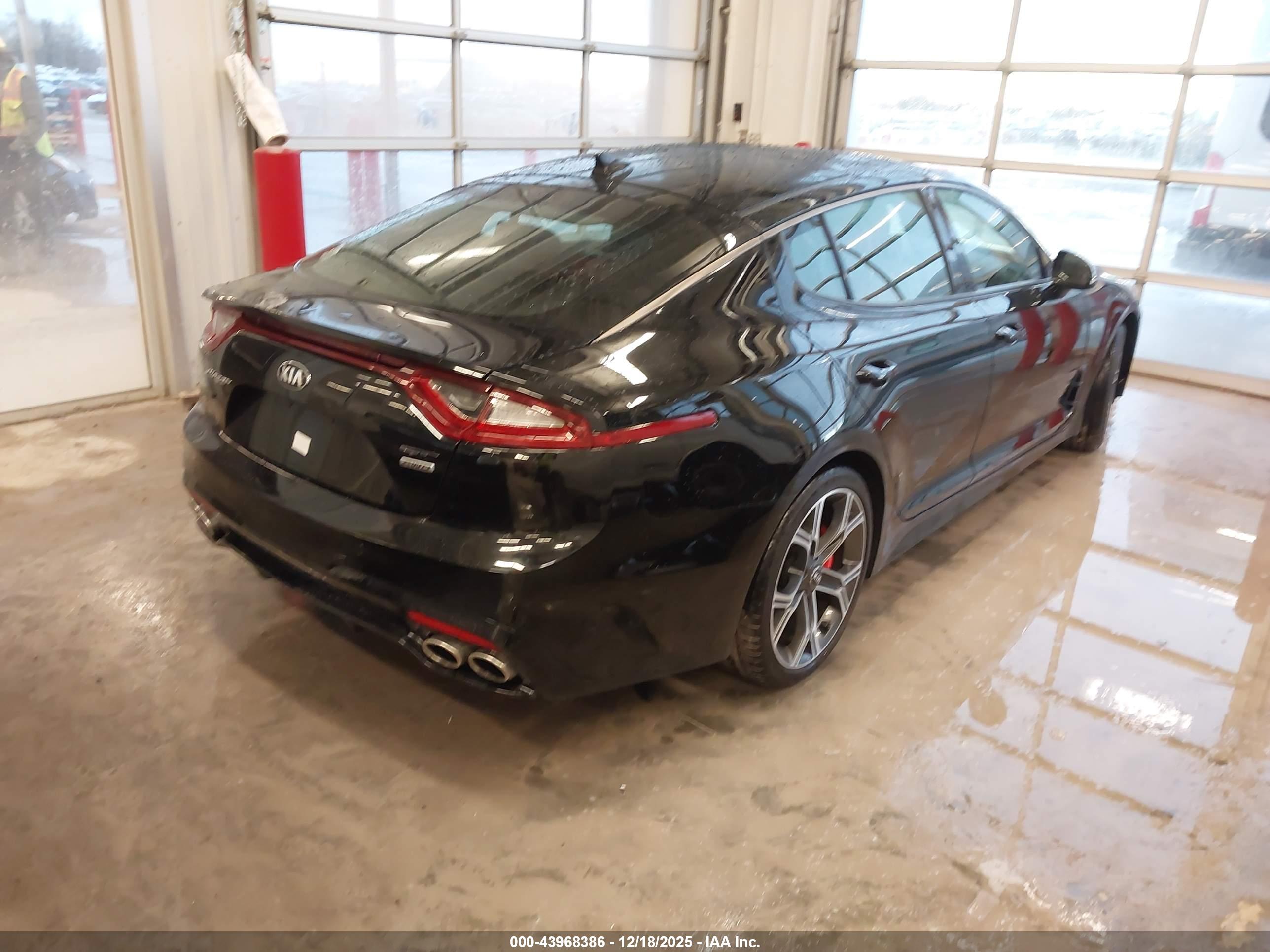 KIA STINGER image 4
