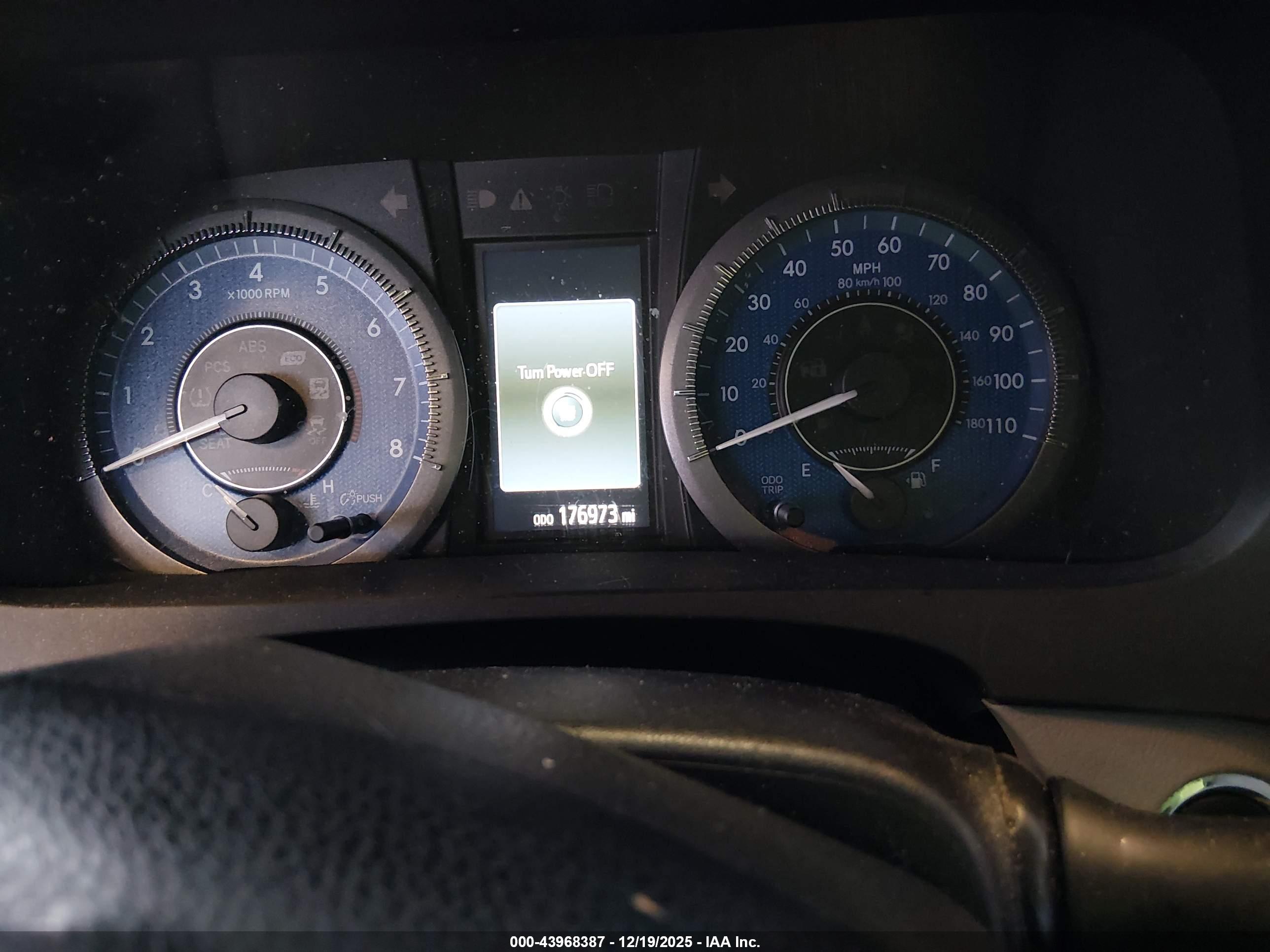 TOYOTA SIENNA image 7
