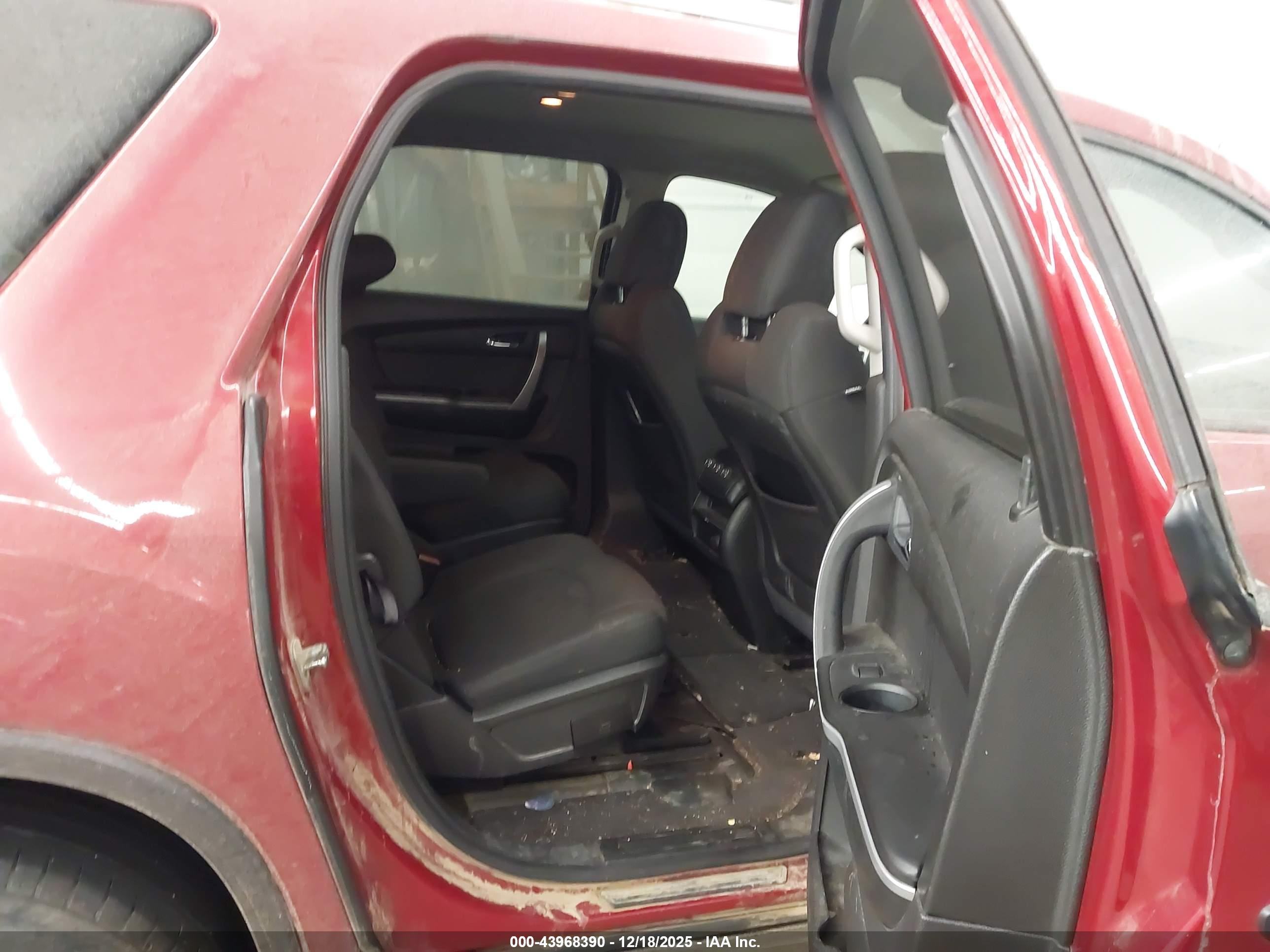 GMC ACADIA image 8