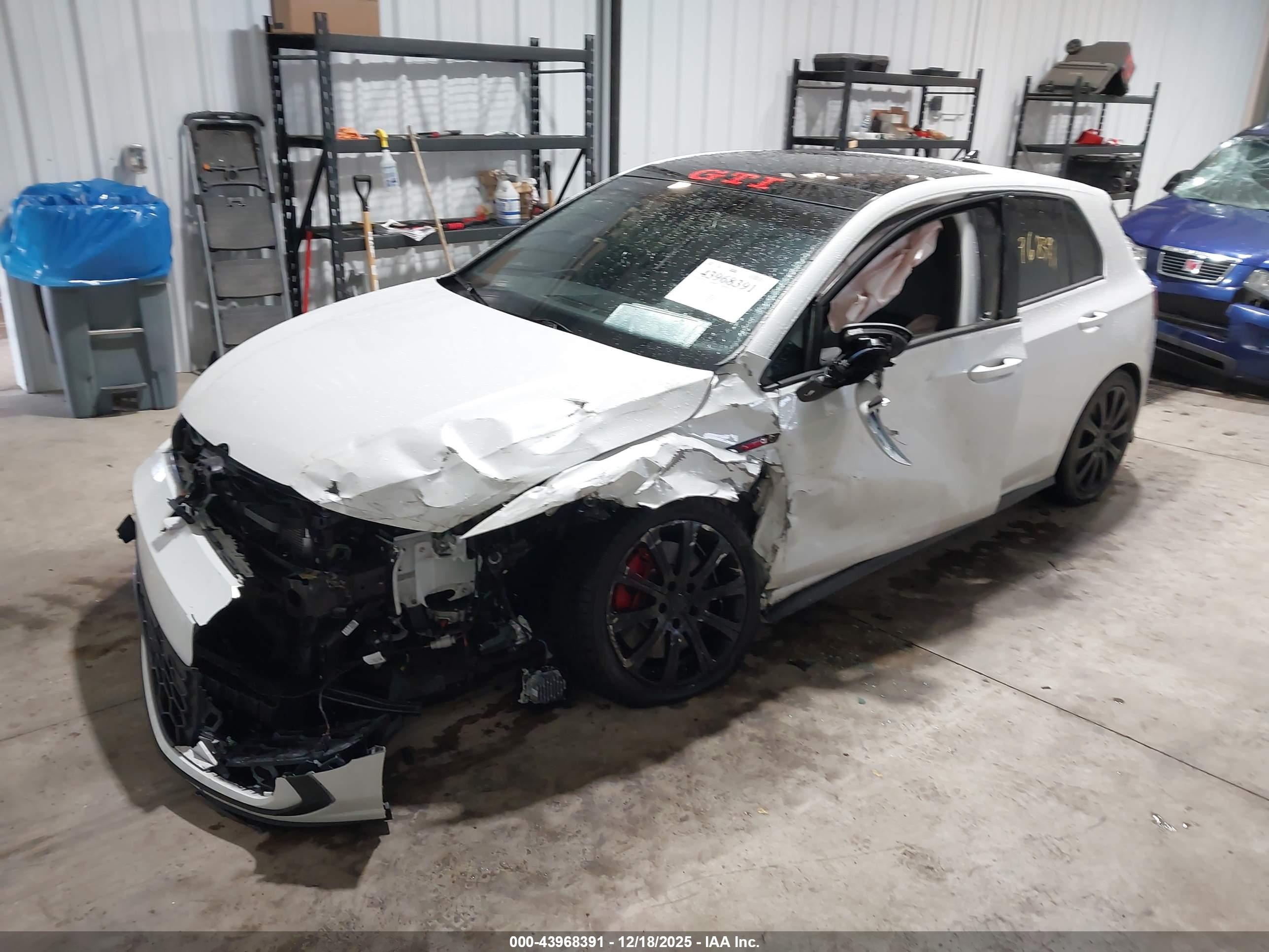VOLKSWAGEN GOLF image 2