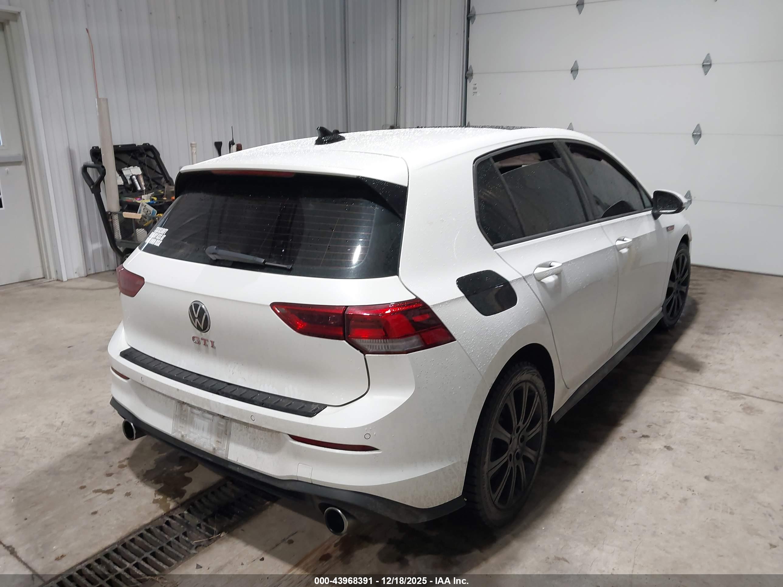 VOLKSWAGEN GOLF image 4