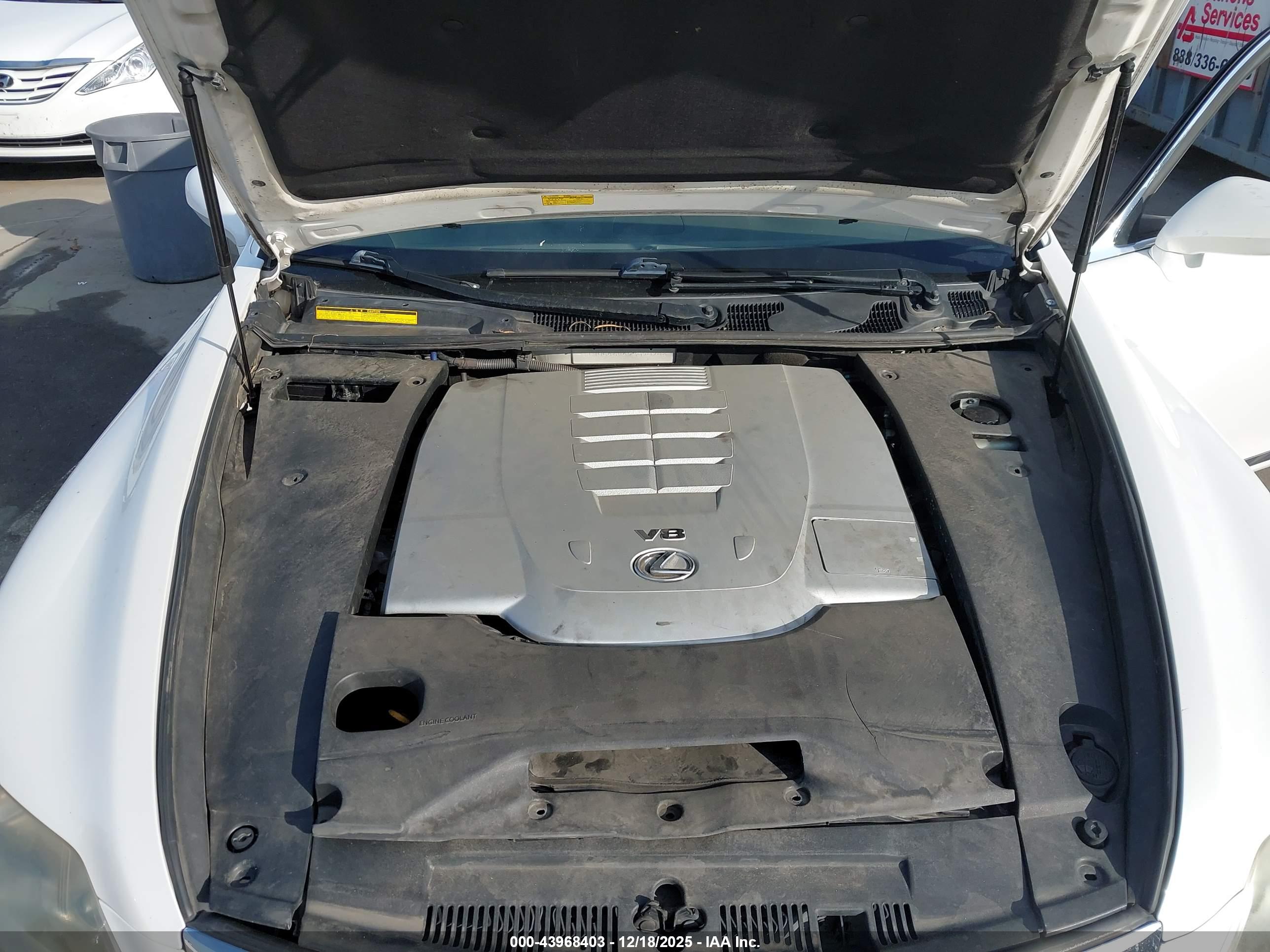 LEXUS LS image 10