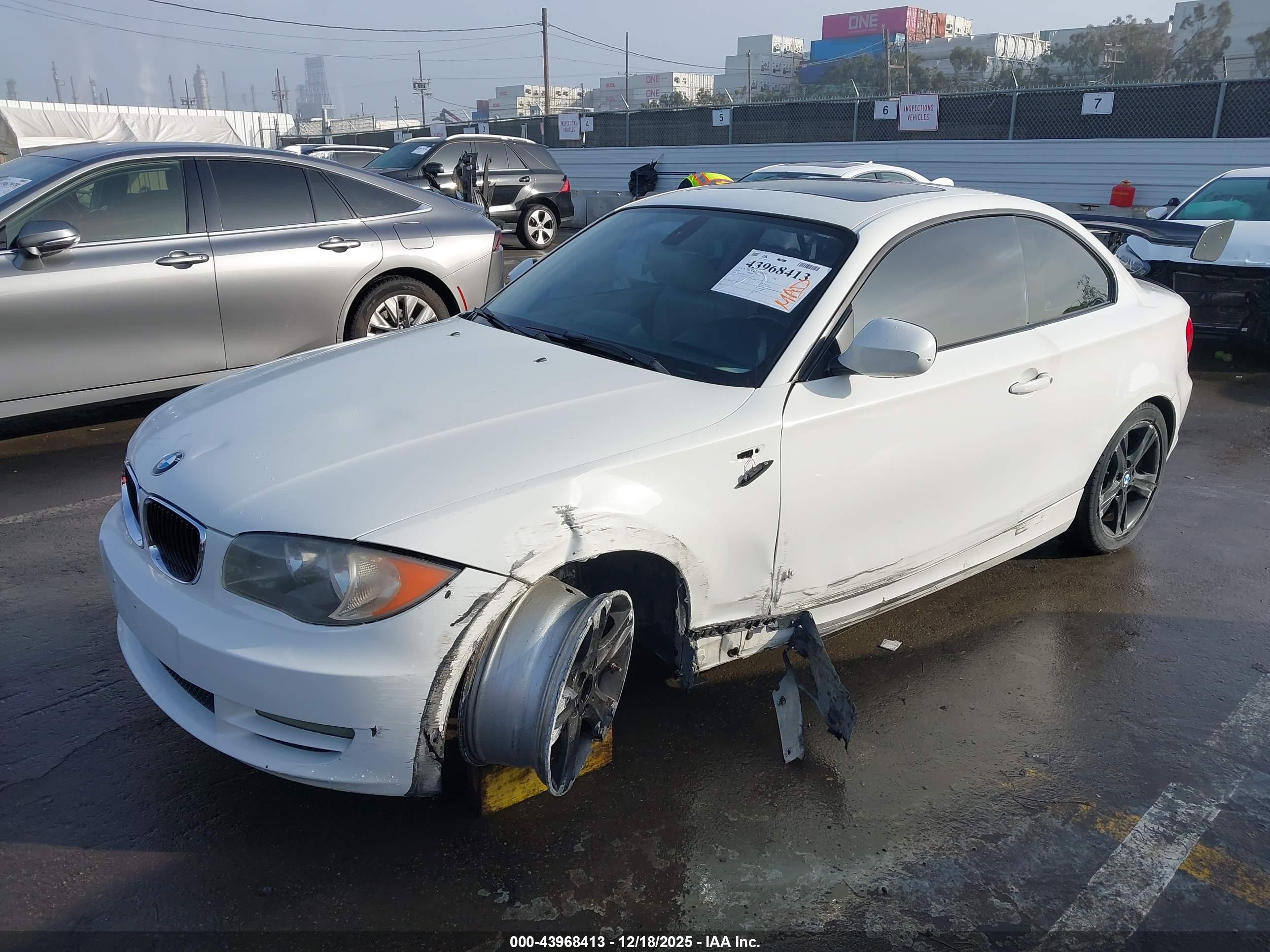 BMW 128I image 2