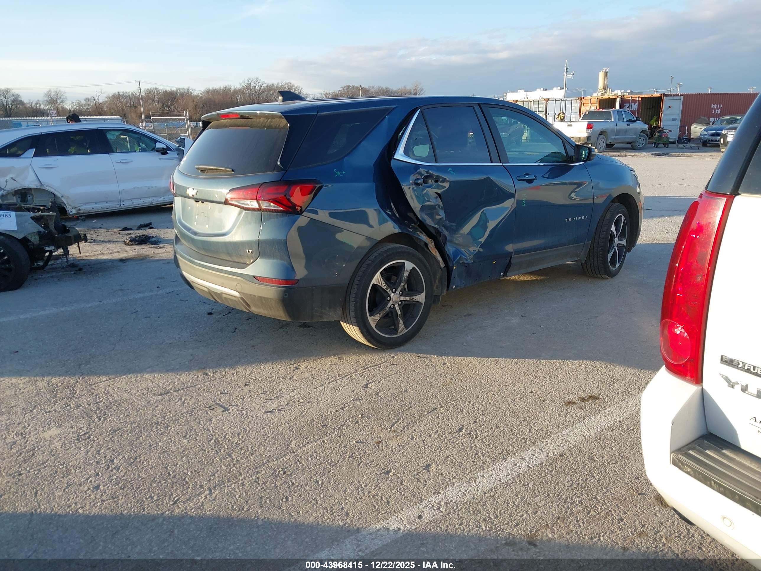 CHEVROLET EQUINOX image 4