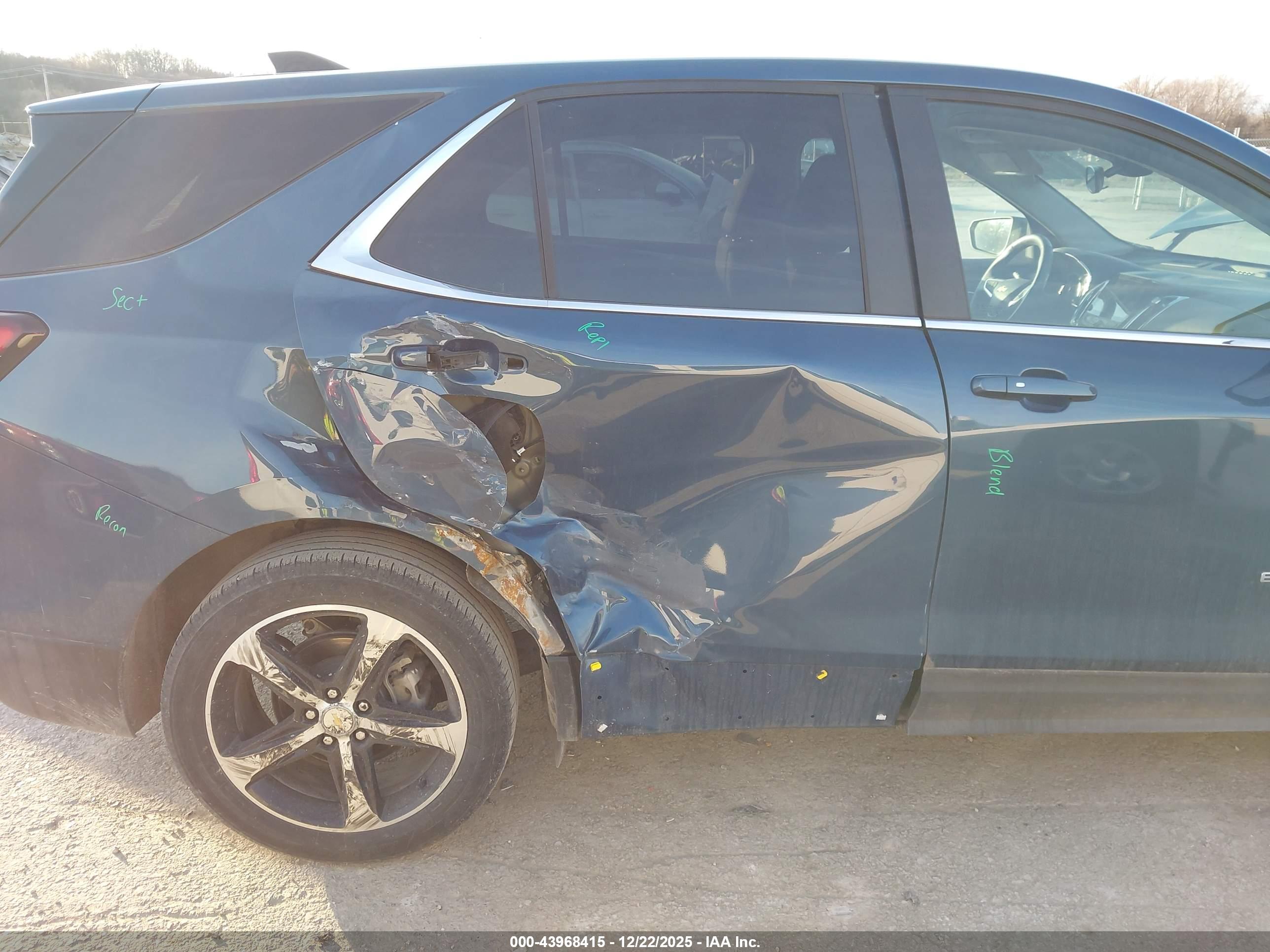CHEVROLET EQUINOX image 6