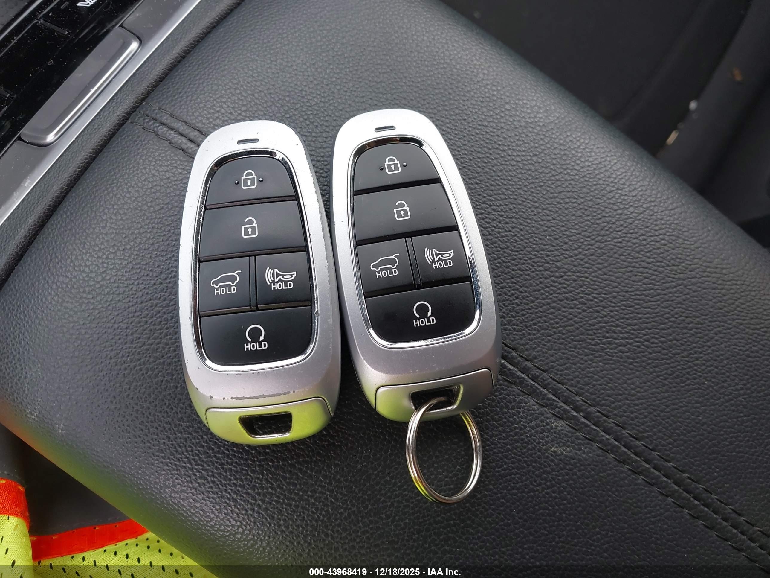HYUNDAI TUCSON image 11