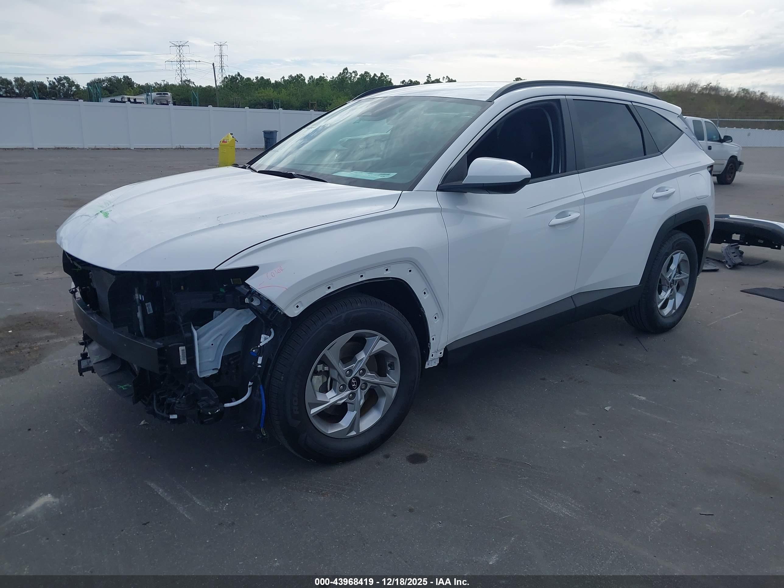 HYUNDAI TUCSON image 2
