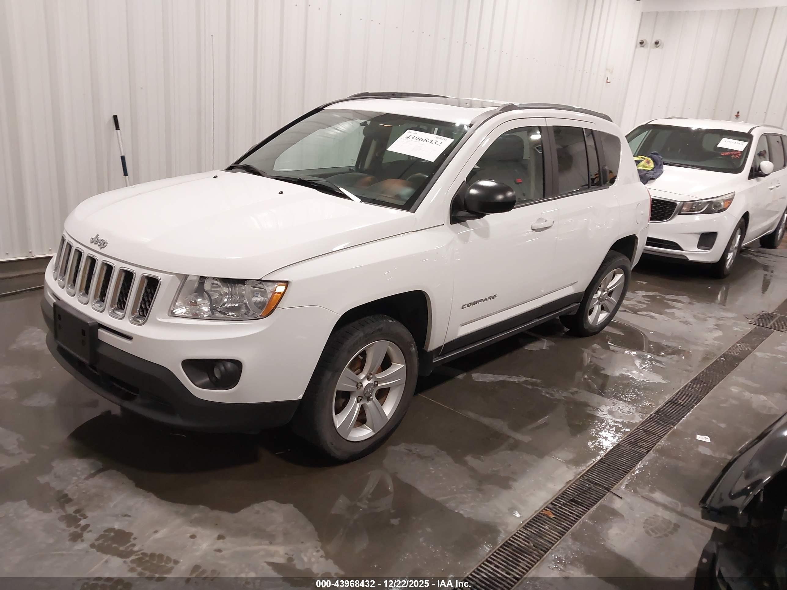 JEEP COMPASS image 2