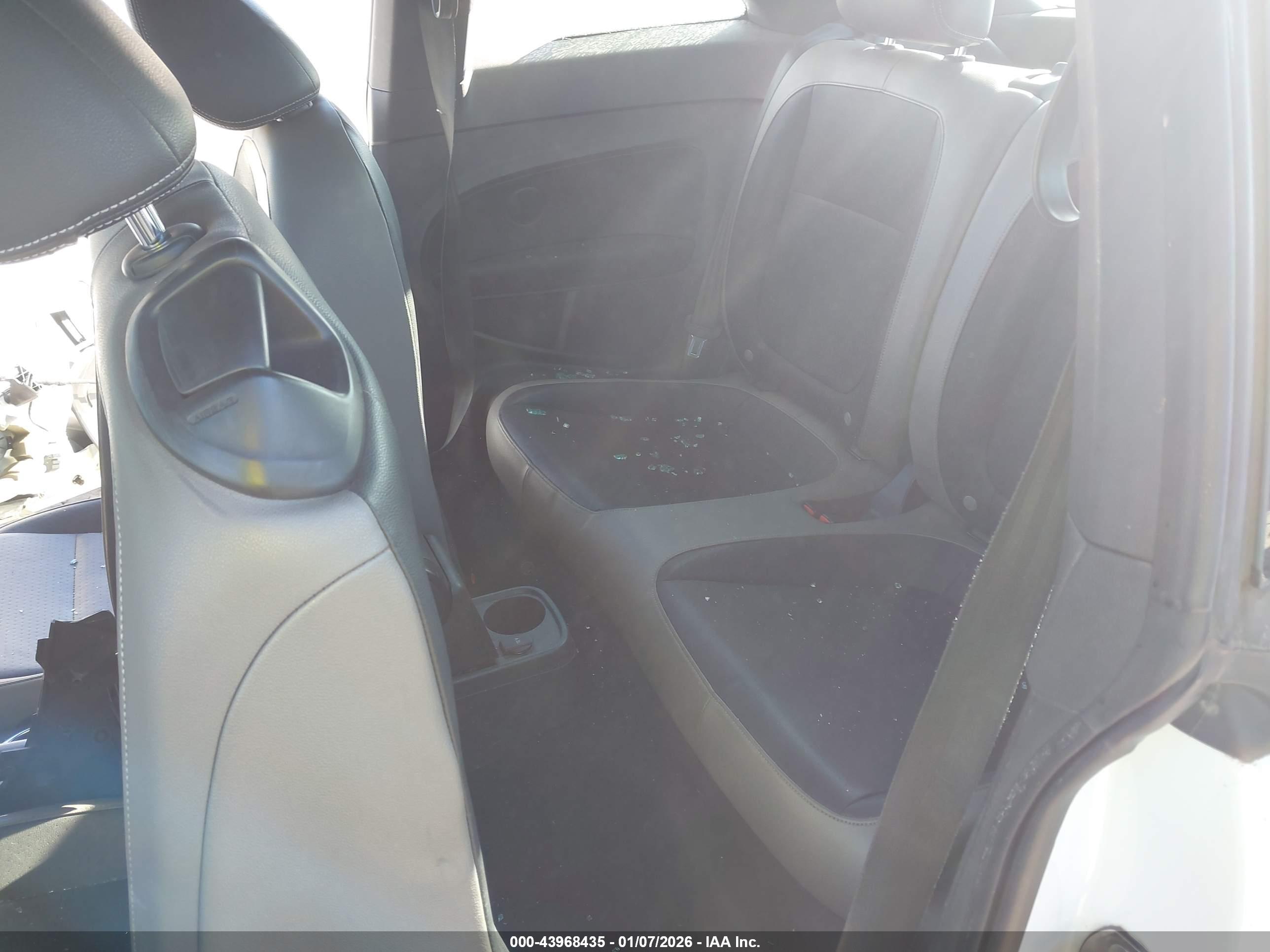 VOLKSWAGEN BEETLE image 8