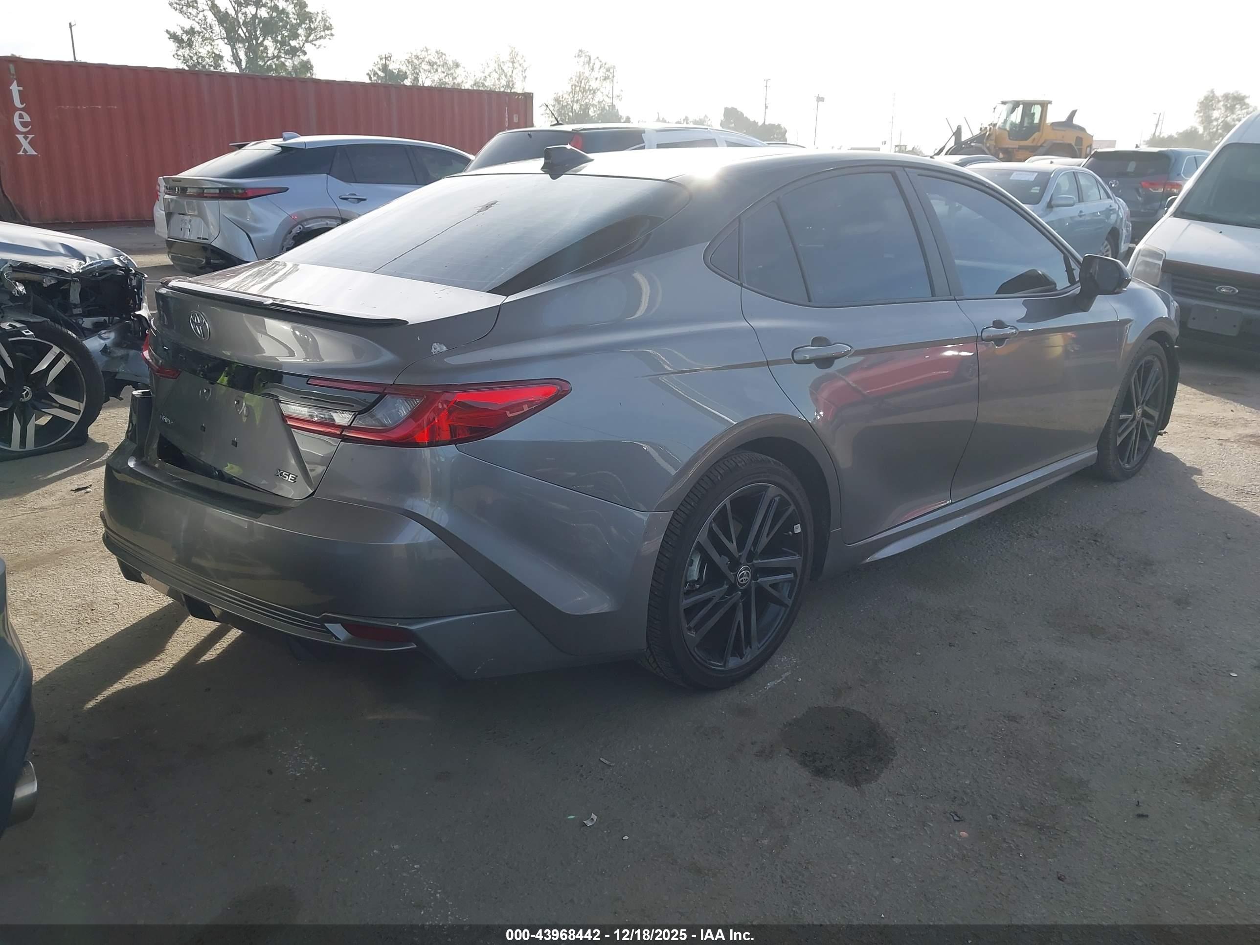TOYOTA CAMRY image 4