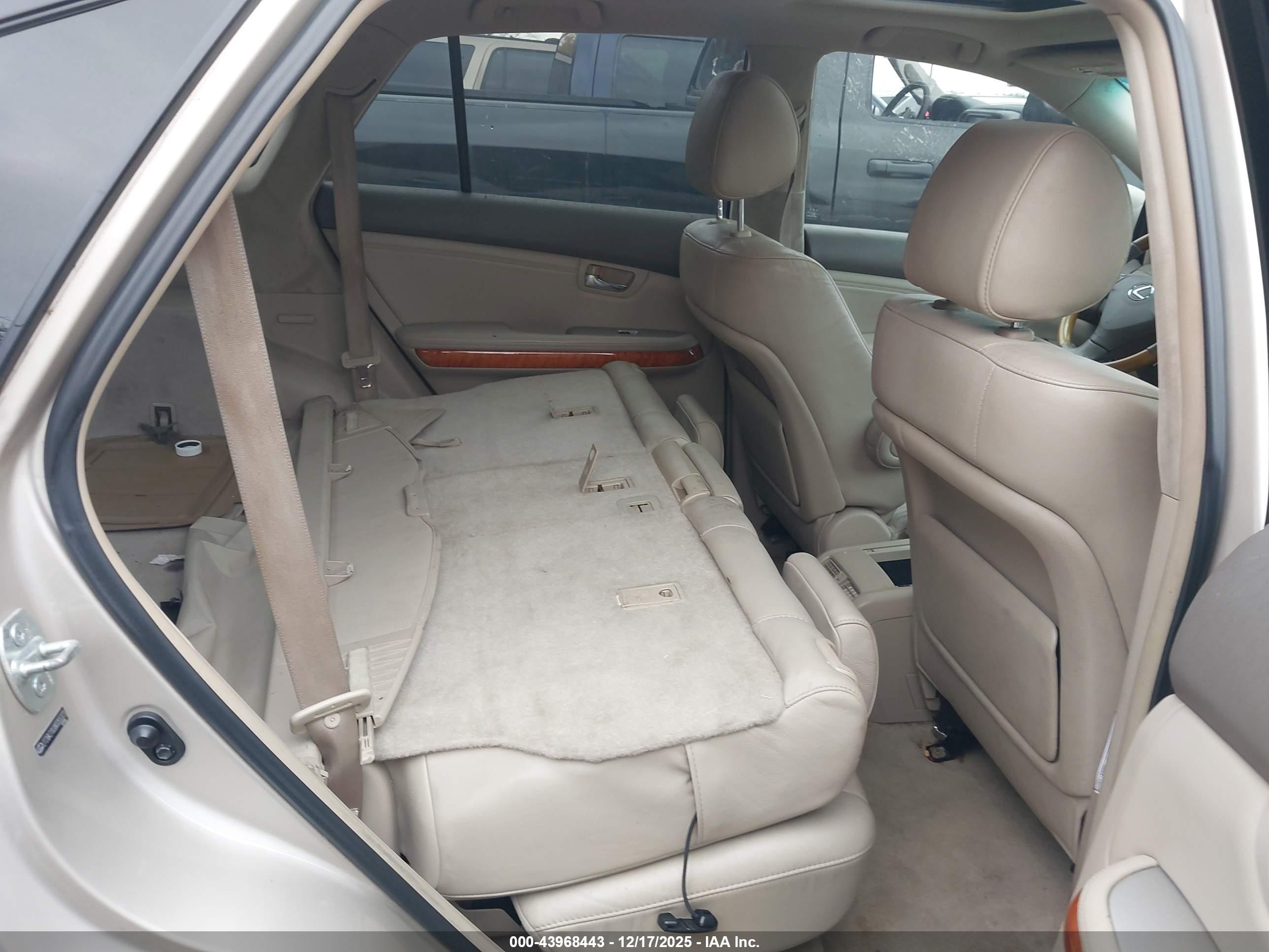LEXUS RX image 8