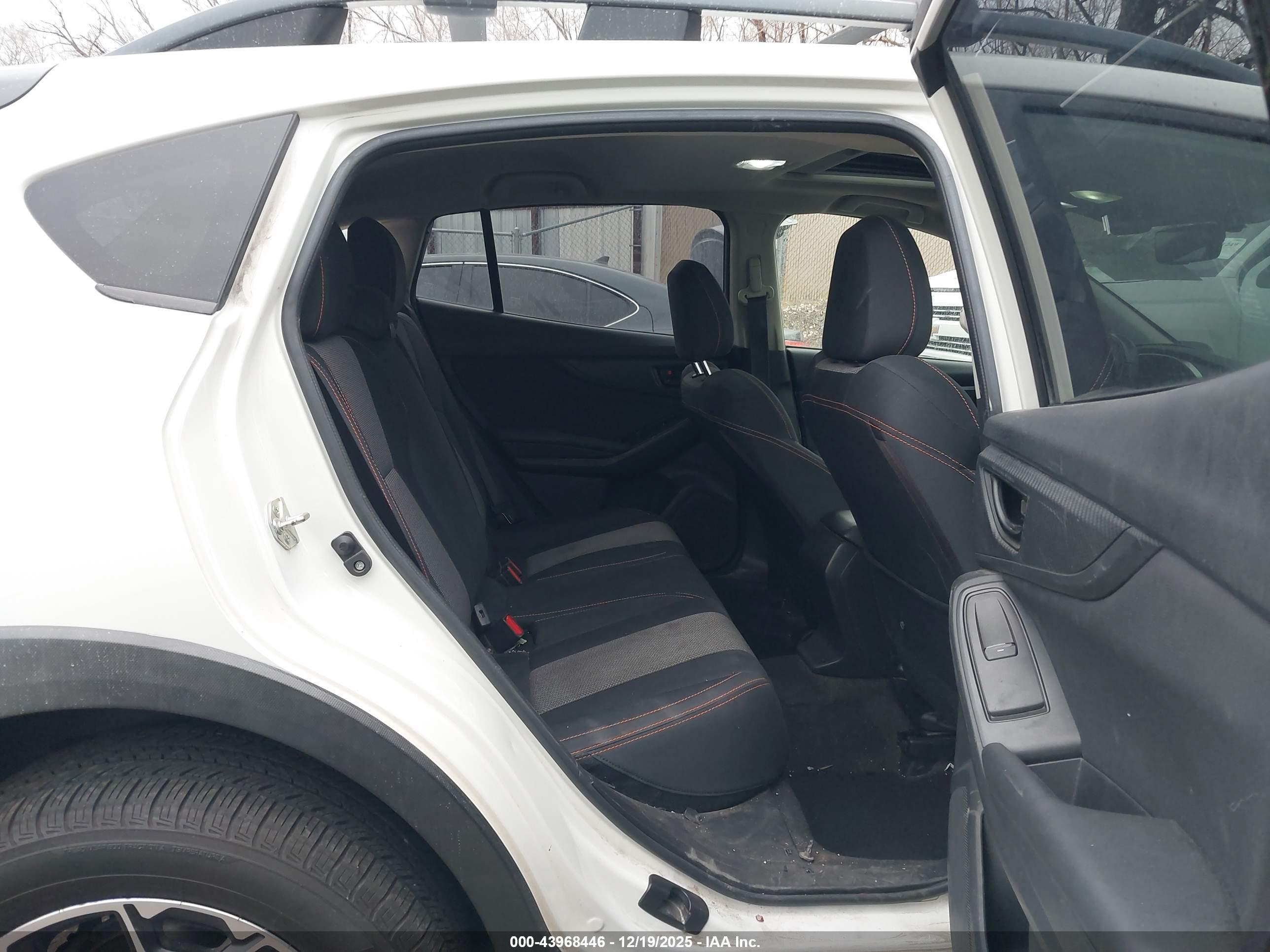 SUBARU CROSSTREK image 8