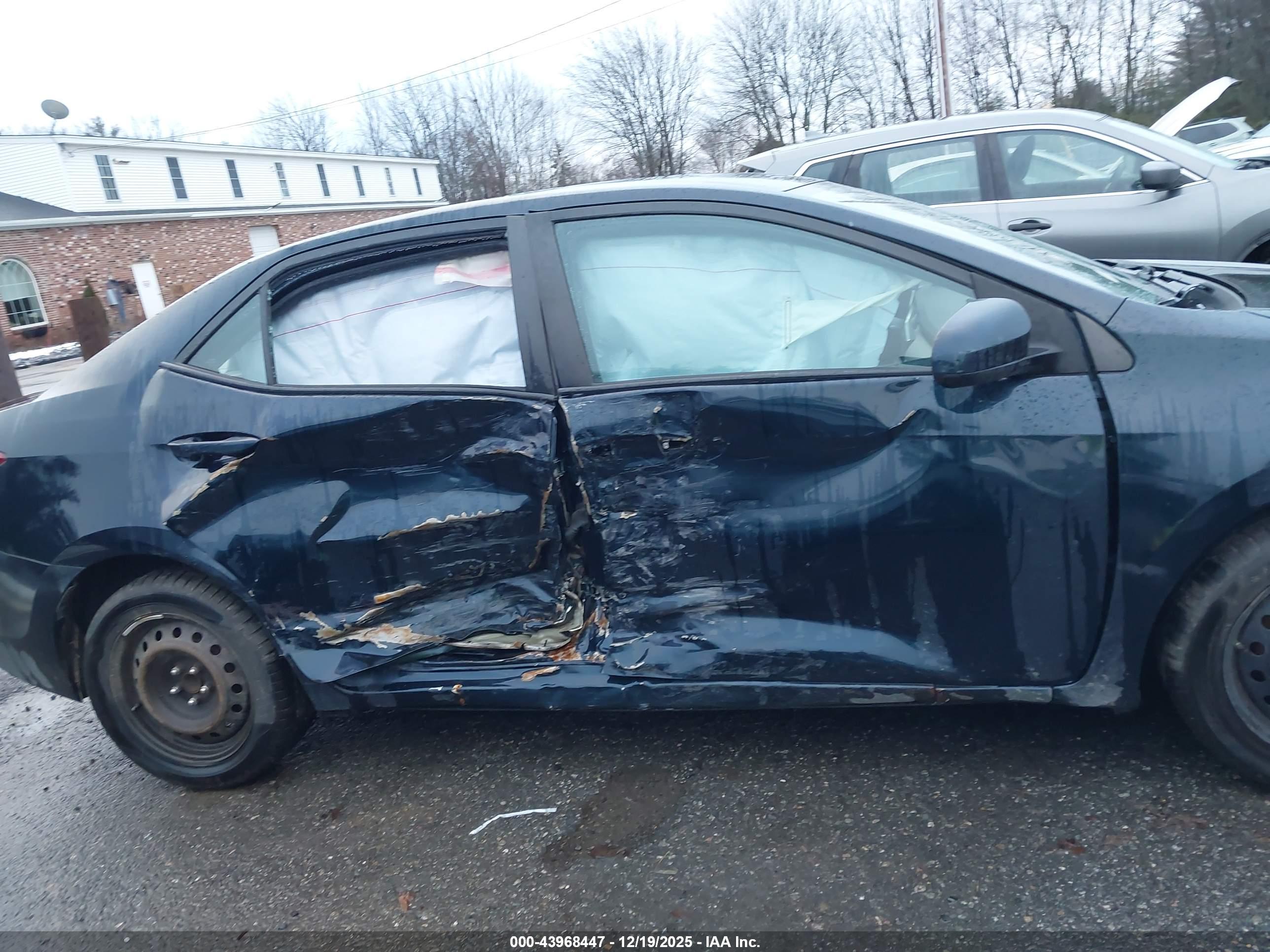 TOYOTA COROLLA image 6