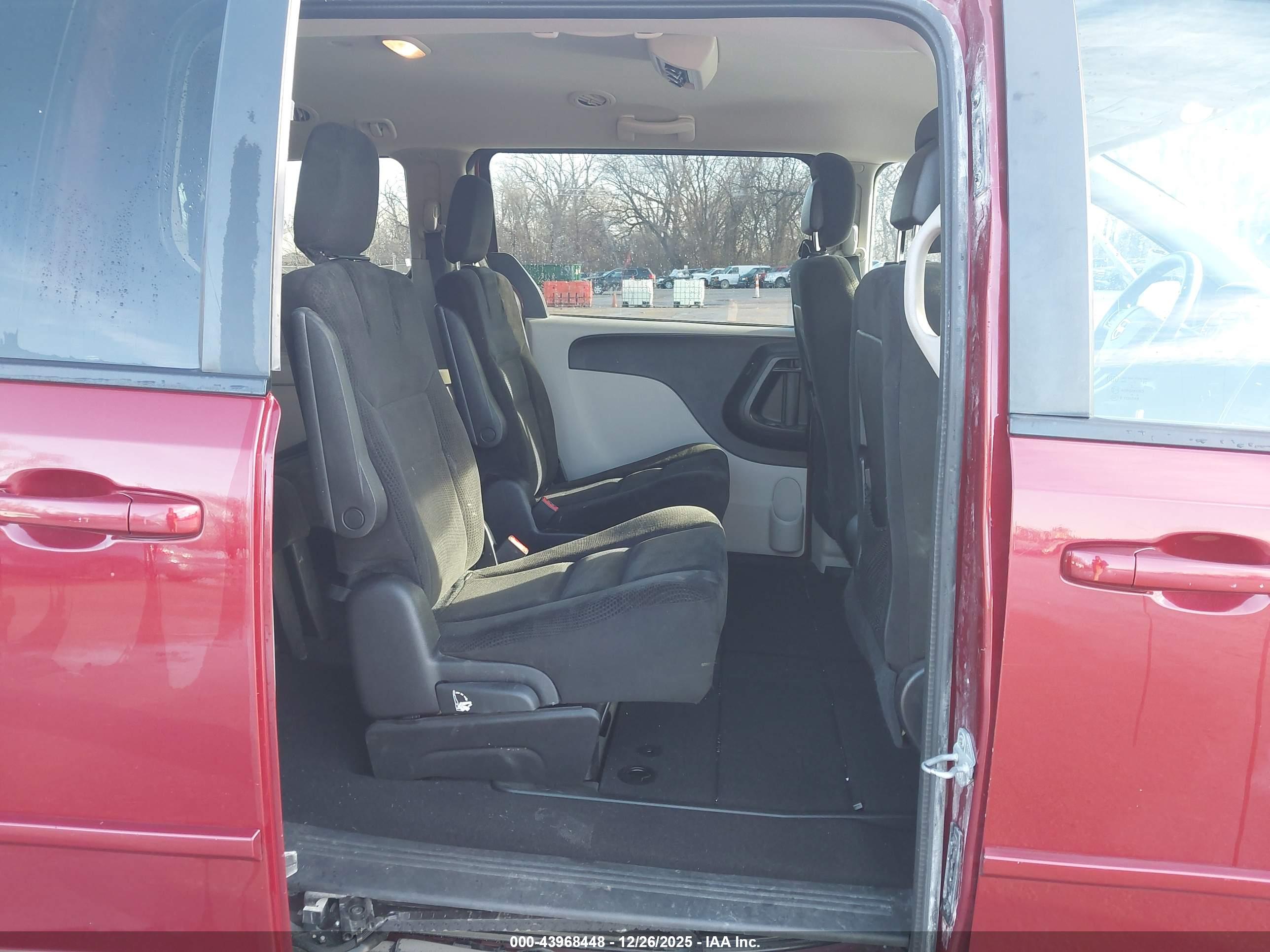 DODGE GRAND image 8