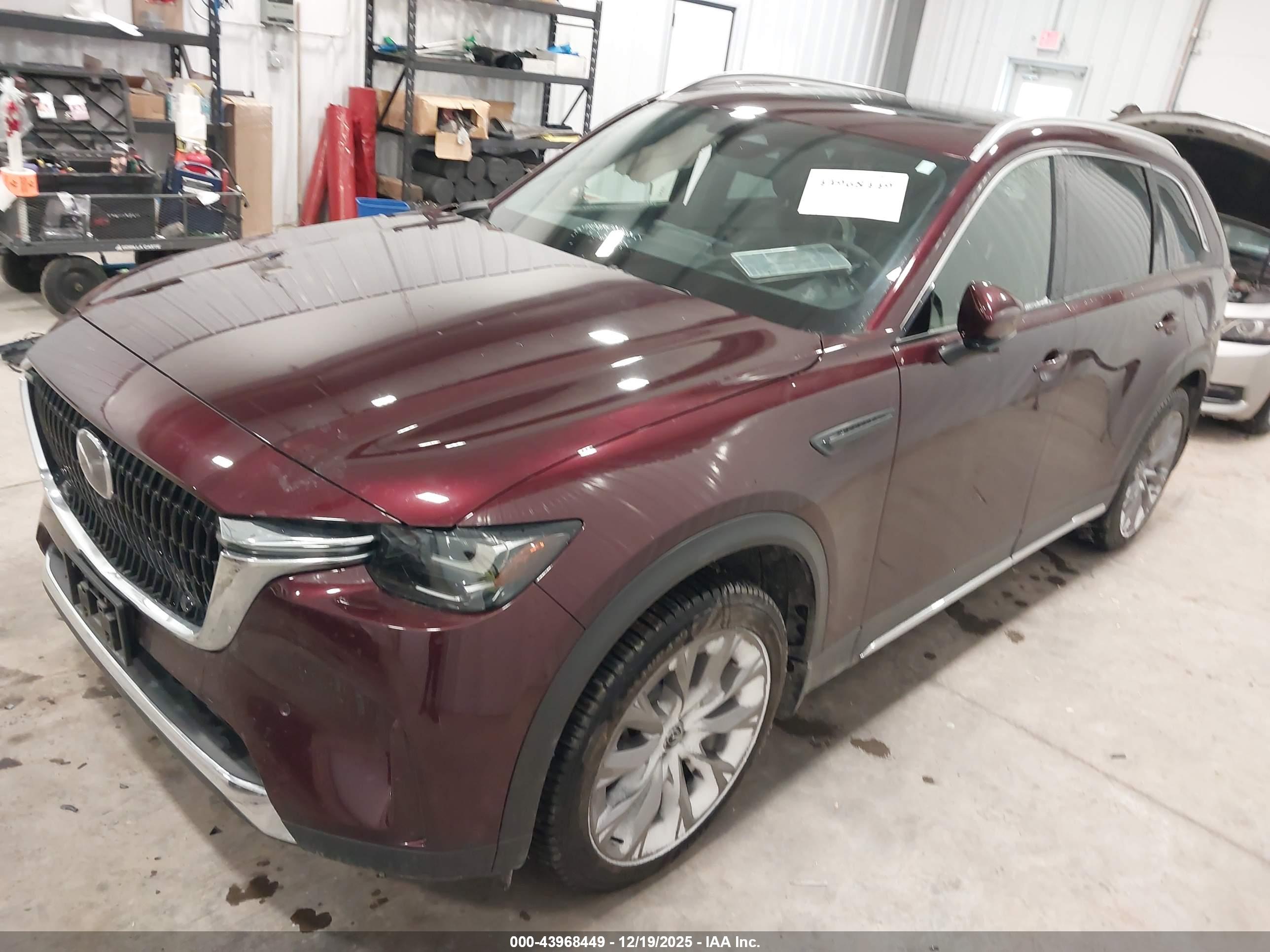 MAZDA CX-90 image 2