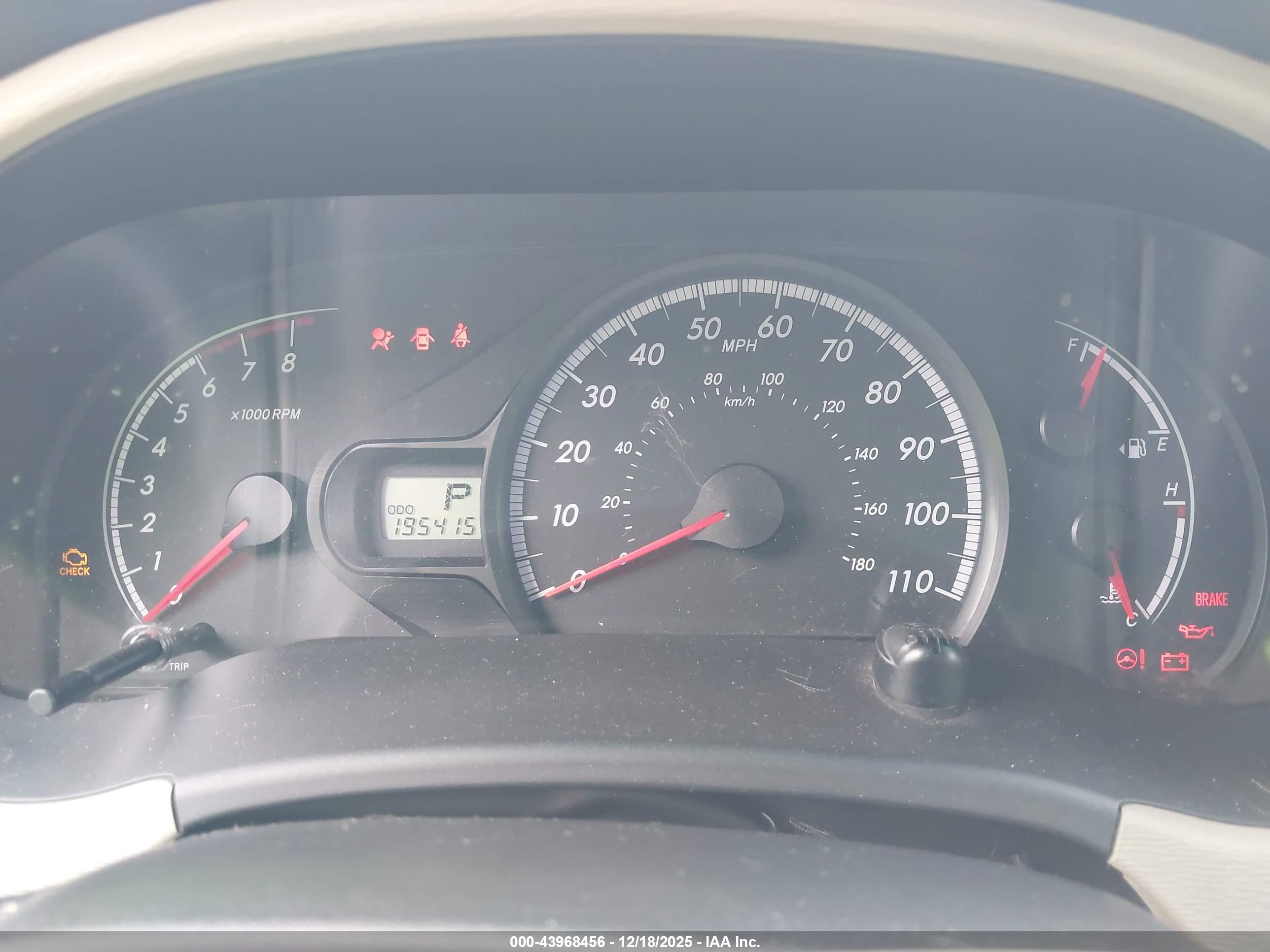 TOYOTA SIENNA image 7