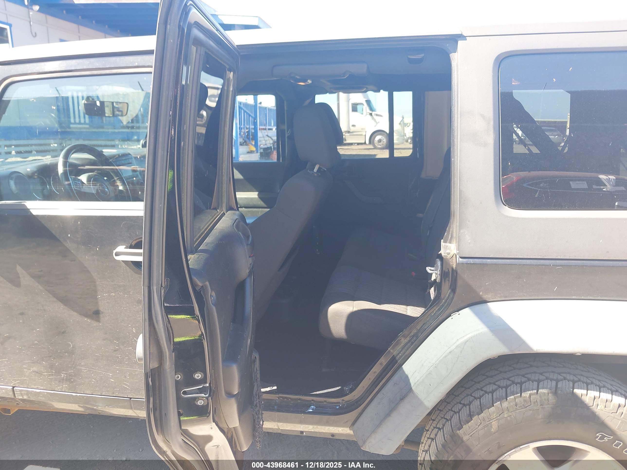 JEEP WRANGLER image 8