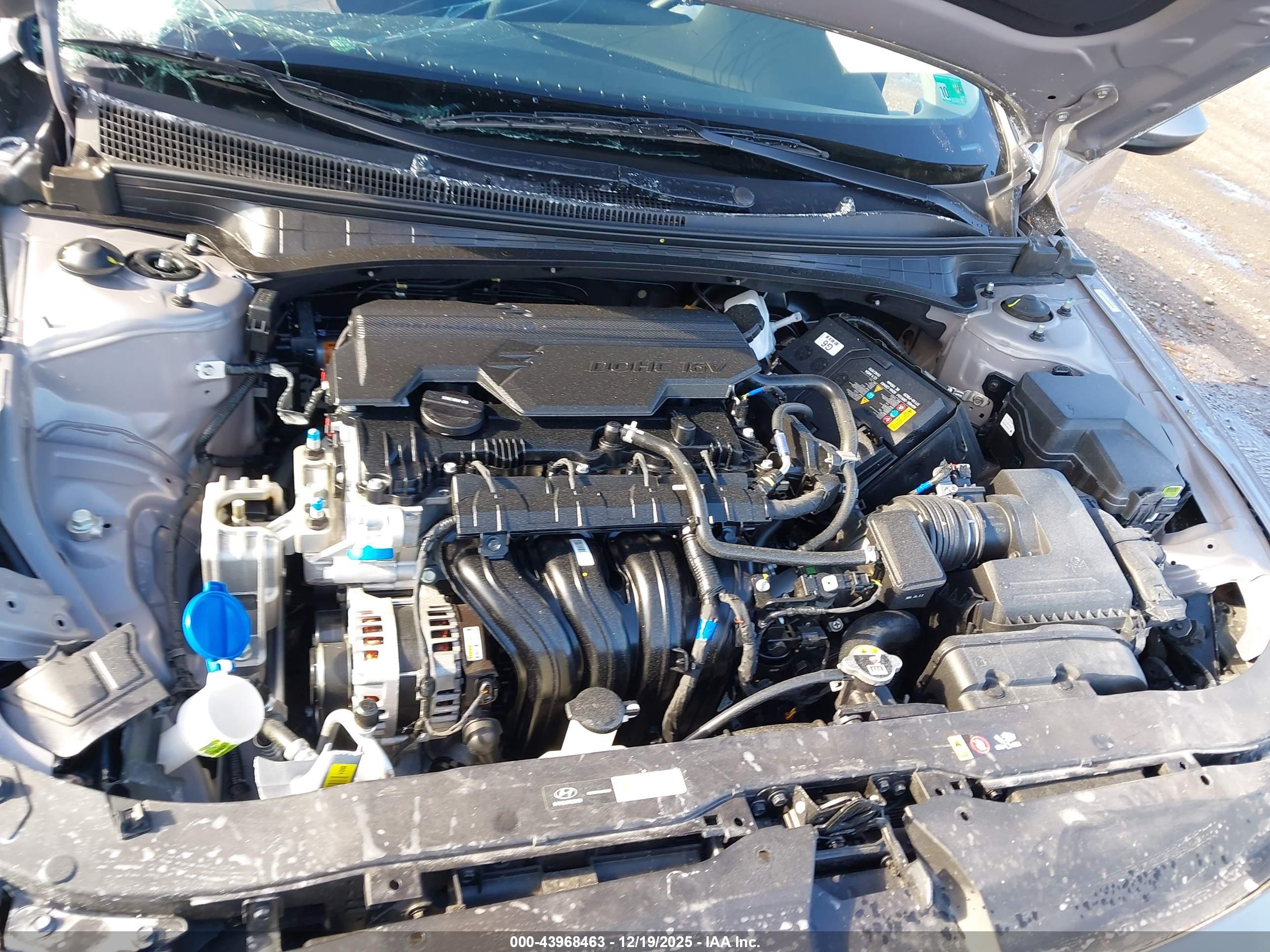 HYUNDAI ELANTRA image 10