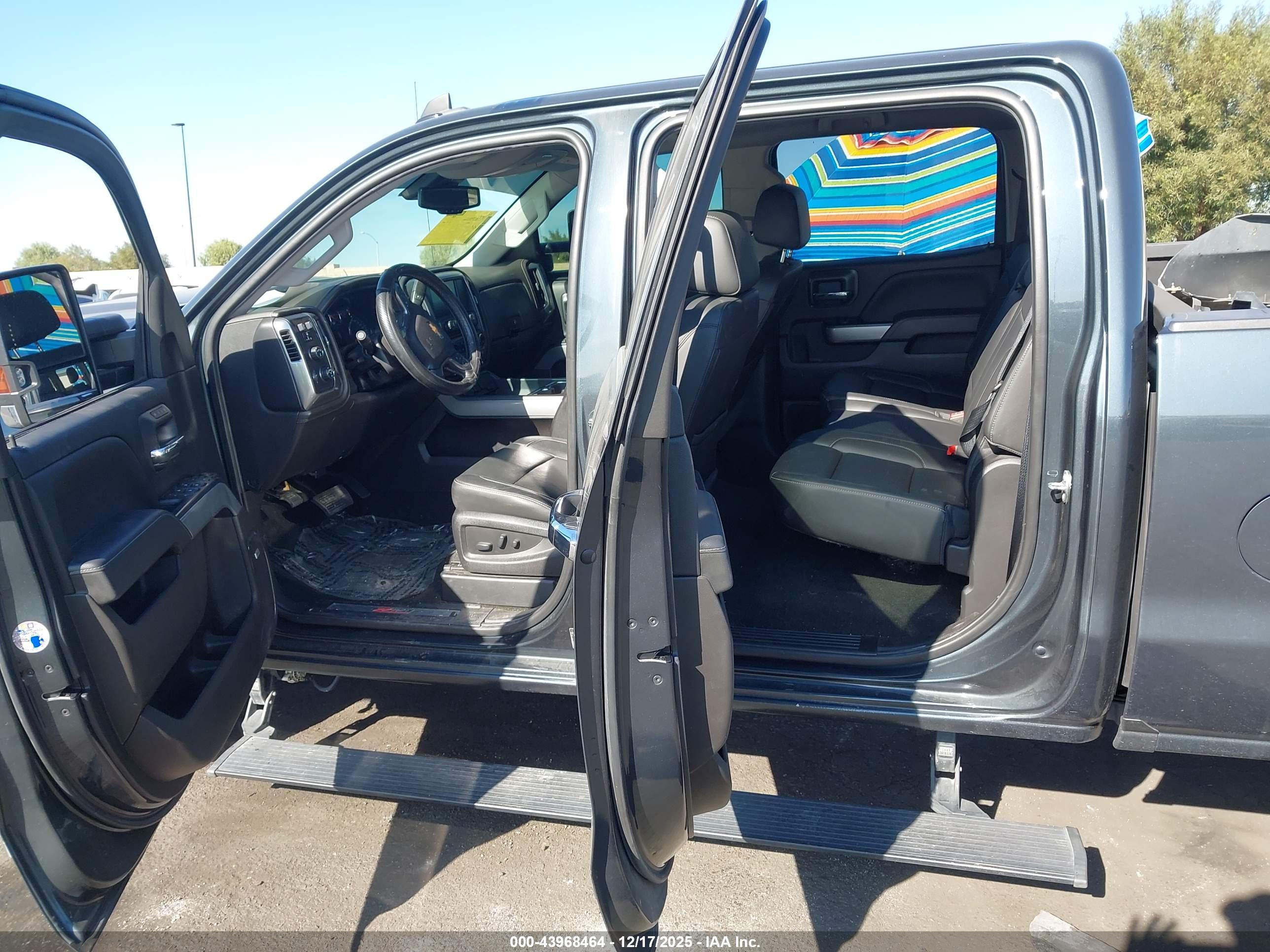CHEVROLET SILVERADO image 8