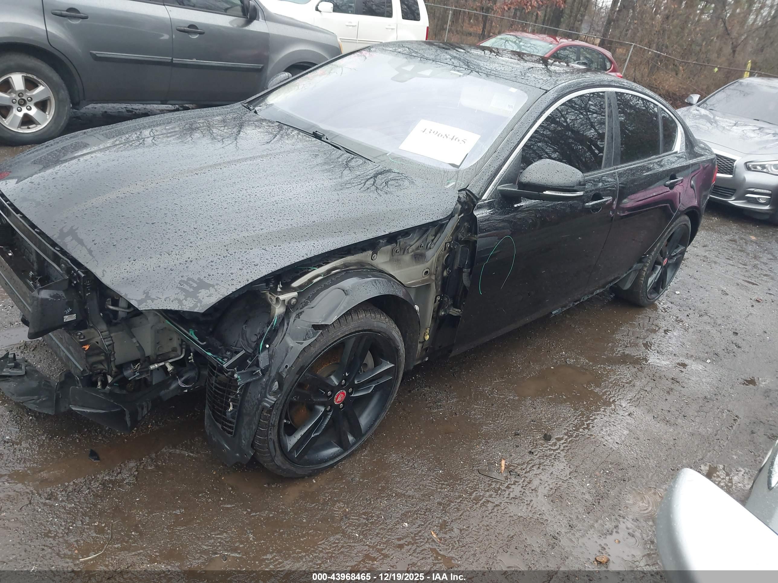 JAGUAR XE image 2