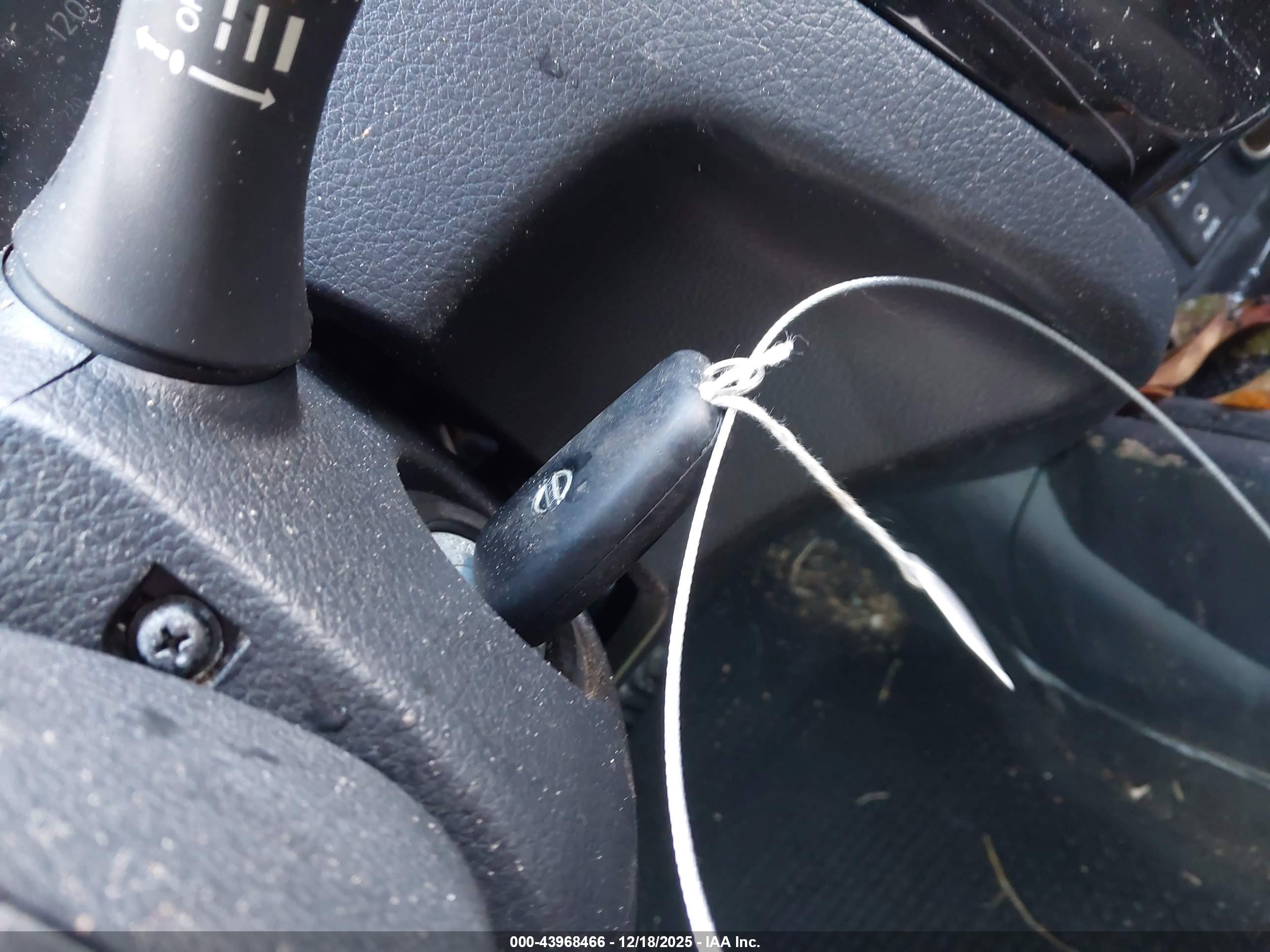 NISSAN ROGUE image 11