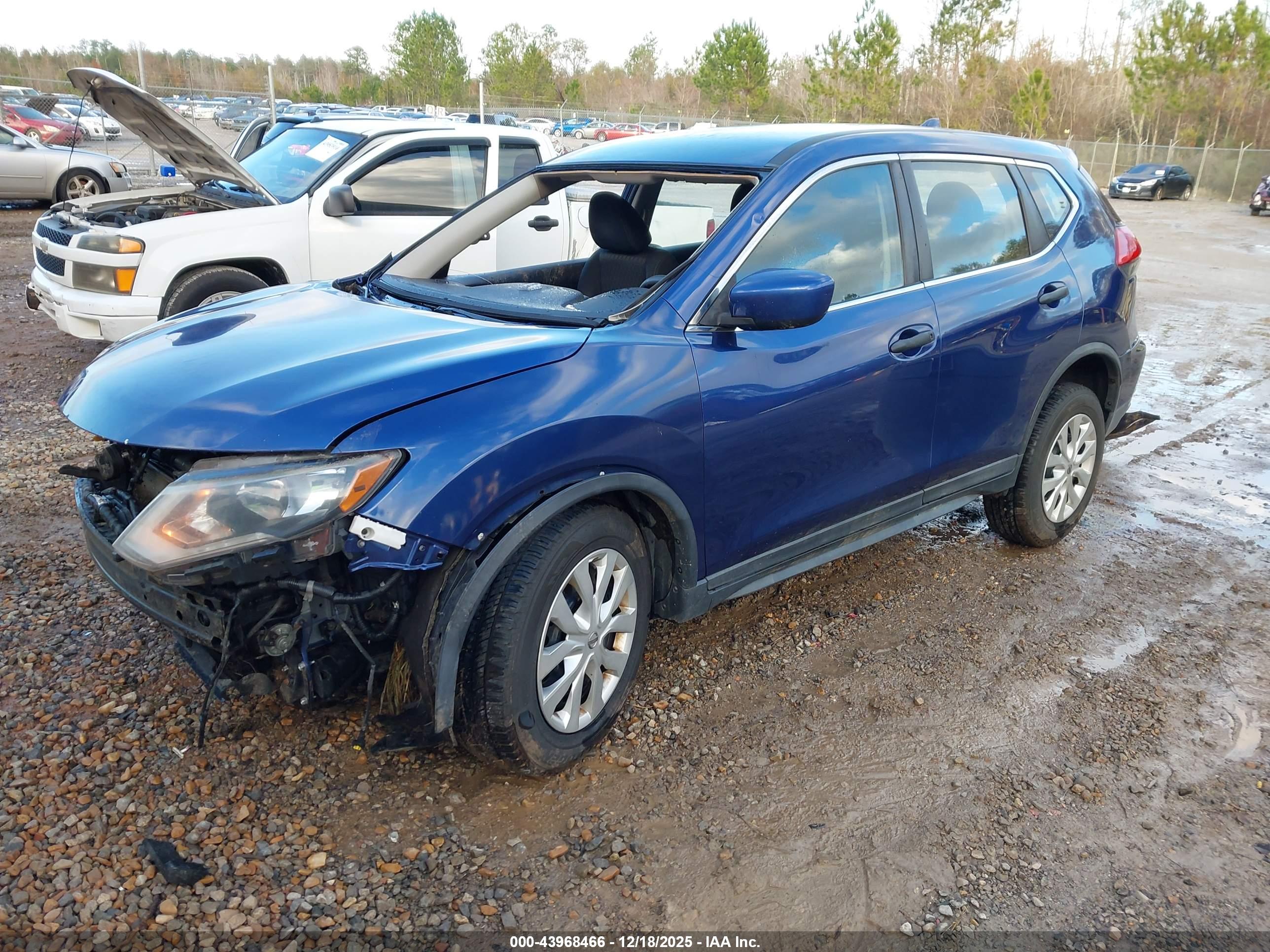 NISSAN ROGUE image 2