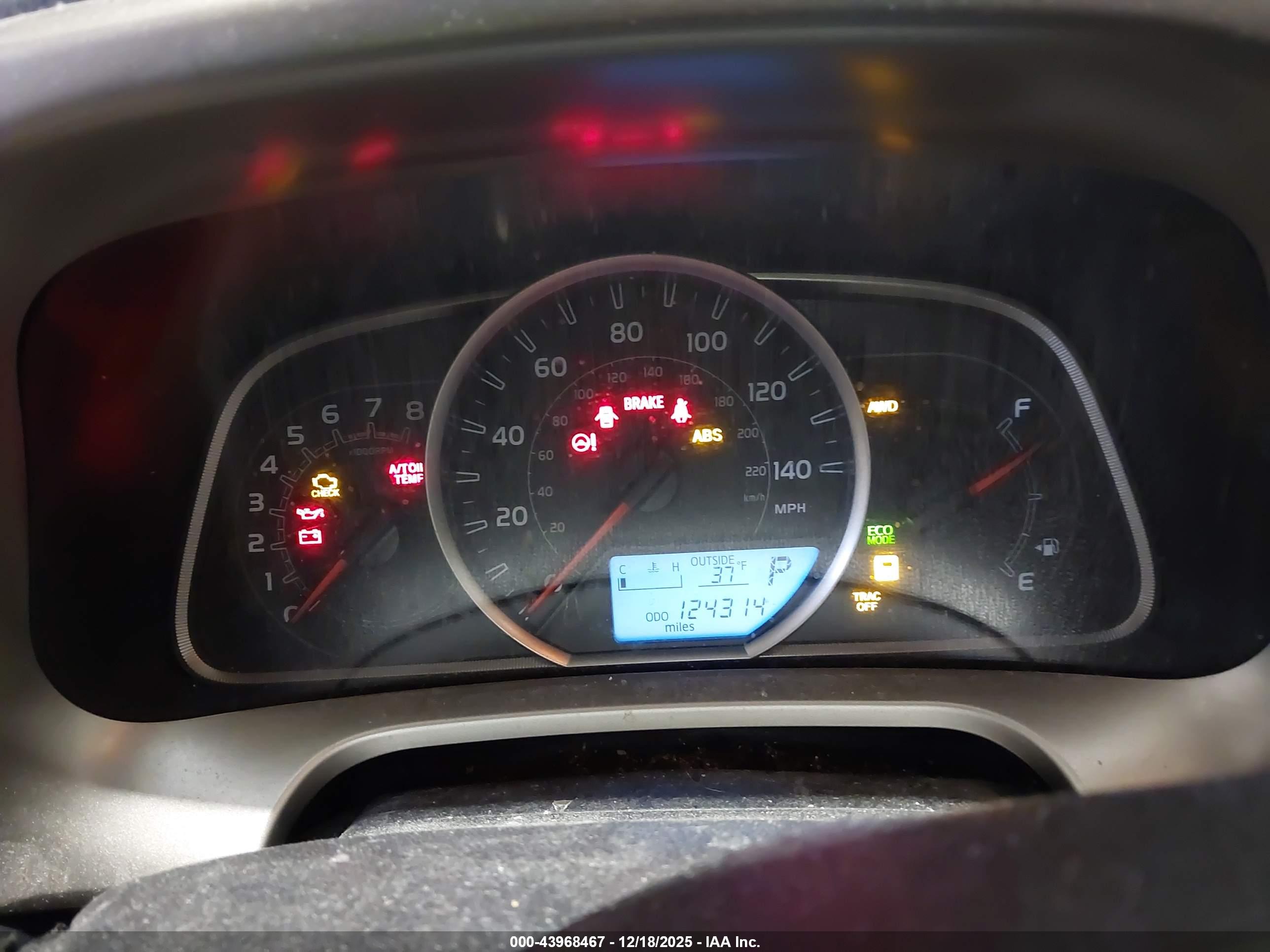 TOYOTA RAV4 image 7