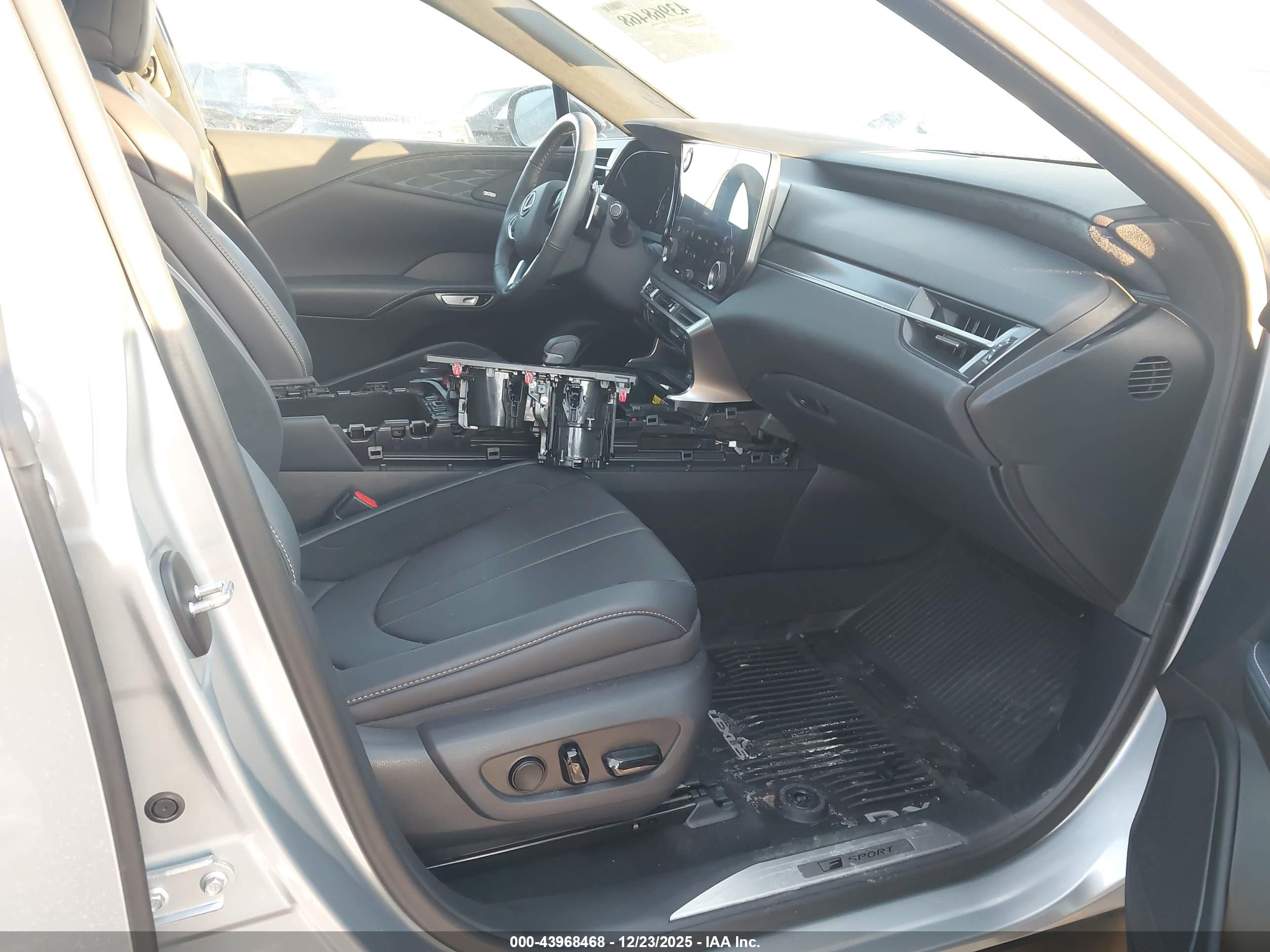 LEXUS RX image 5