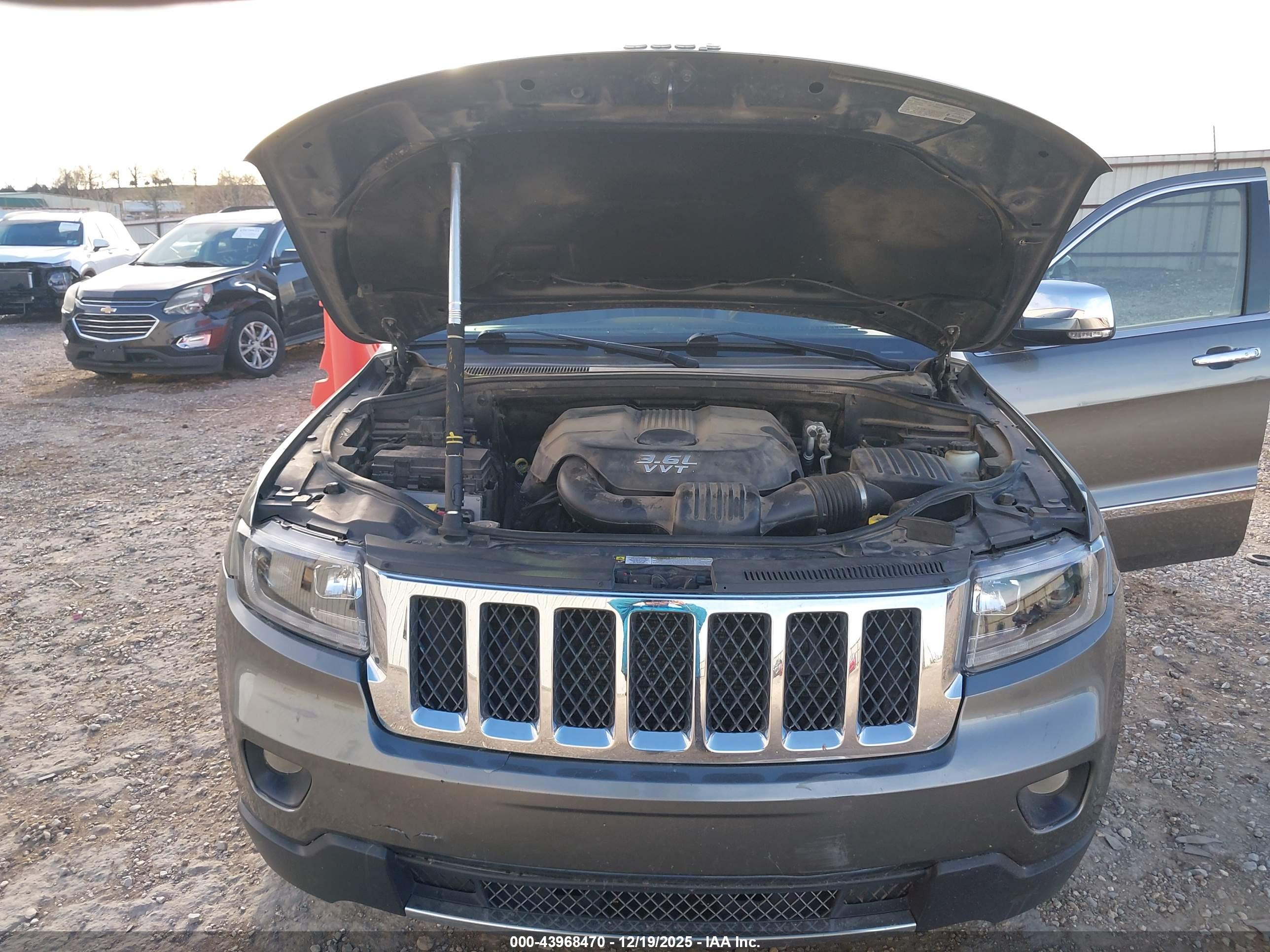 JEEP GRAND image 10