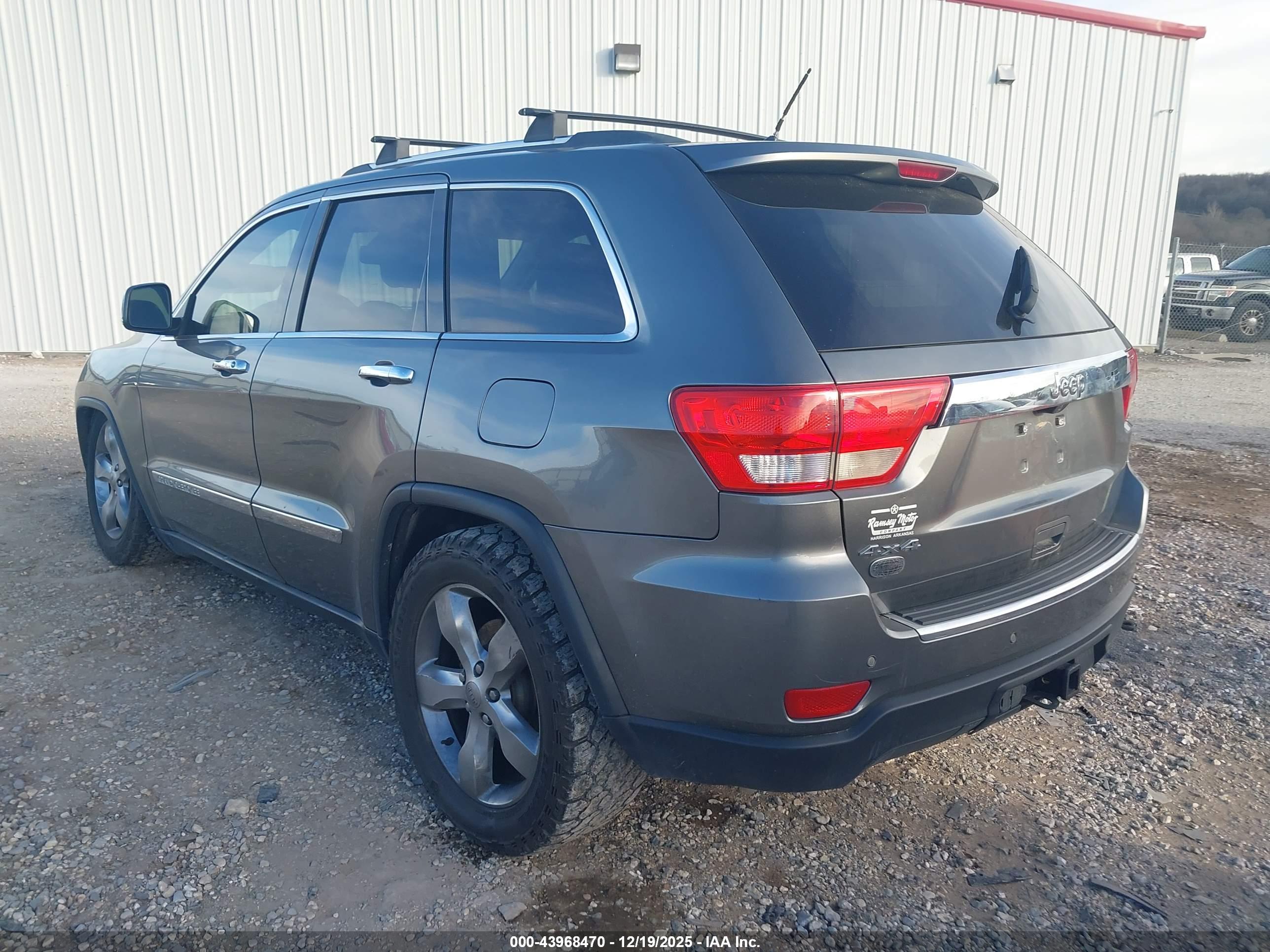 JEEP GRAND image 3