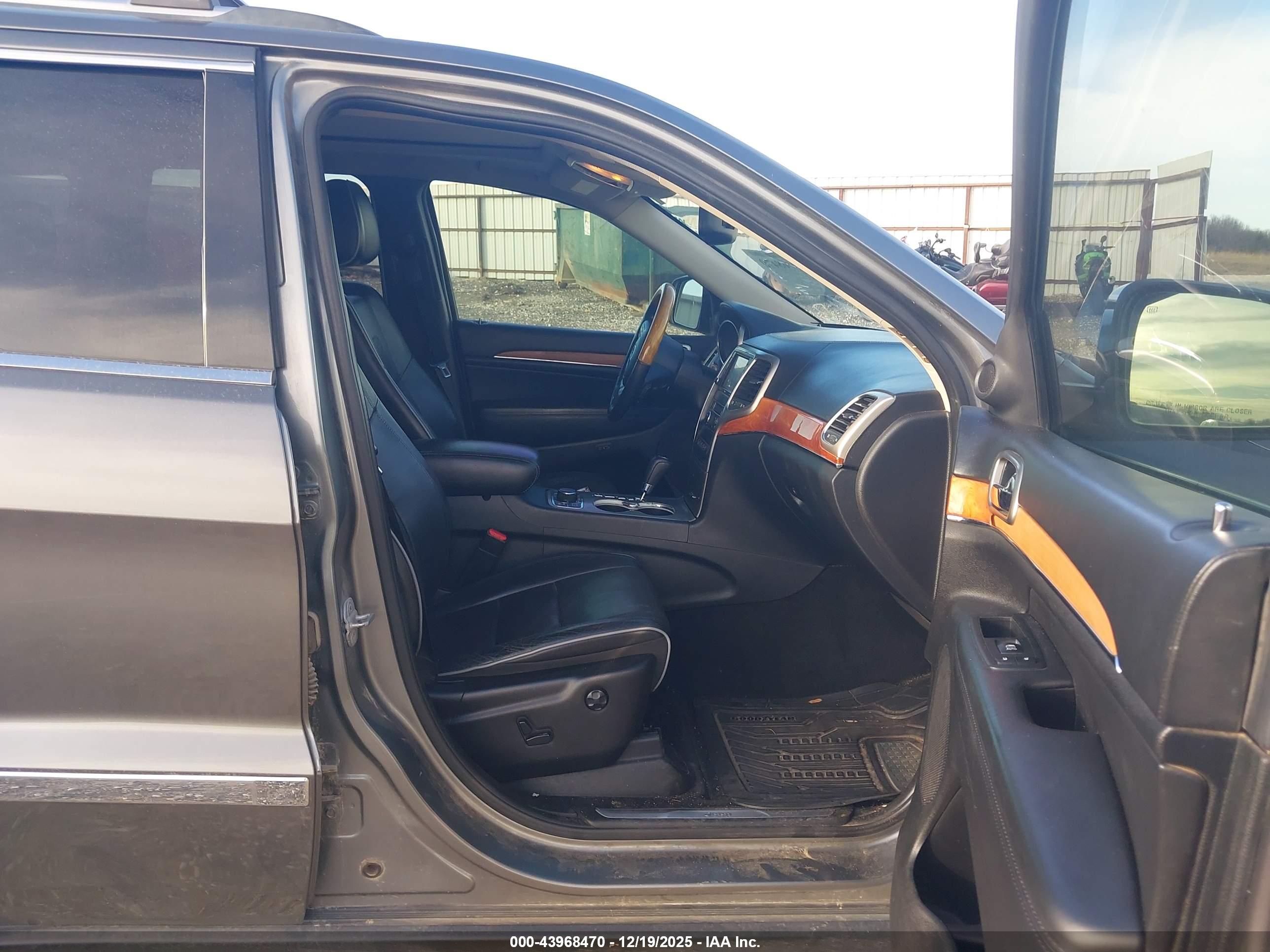 JEEP GRAND image 5