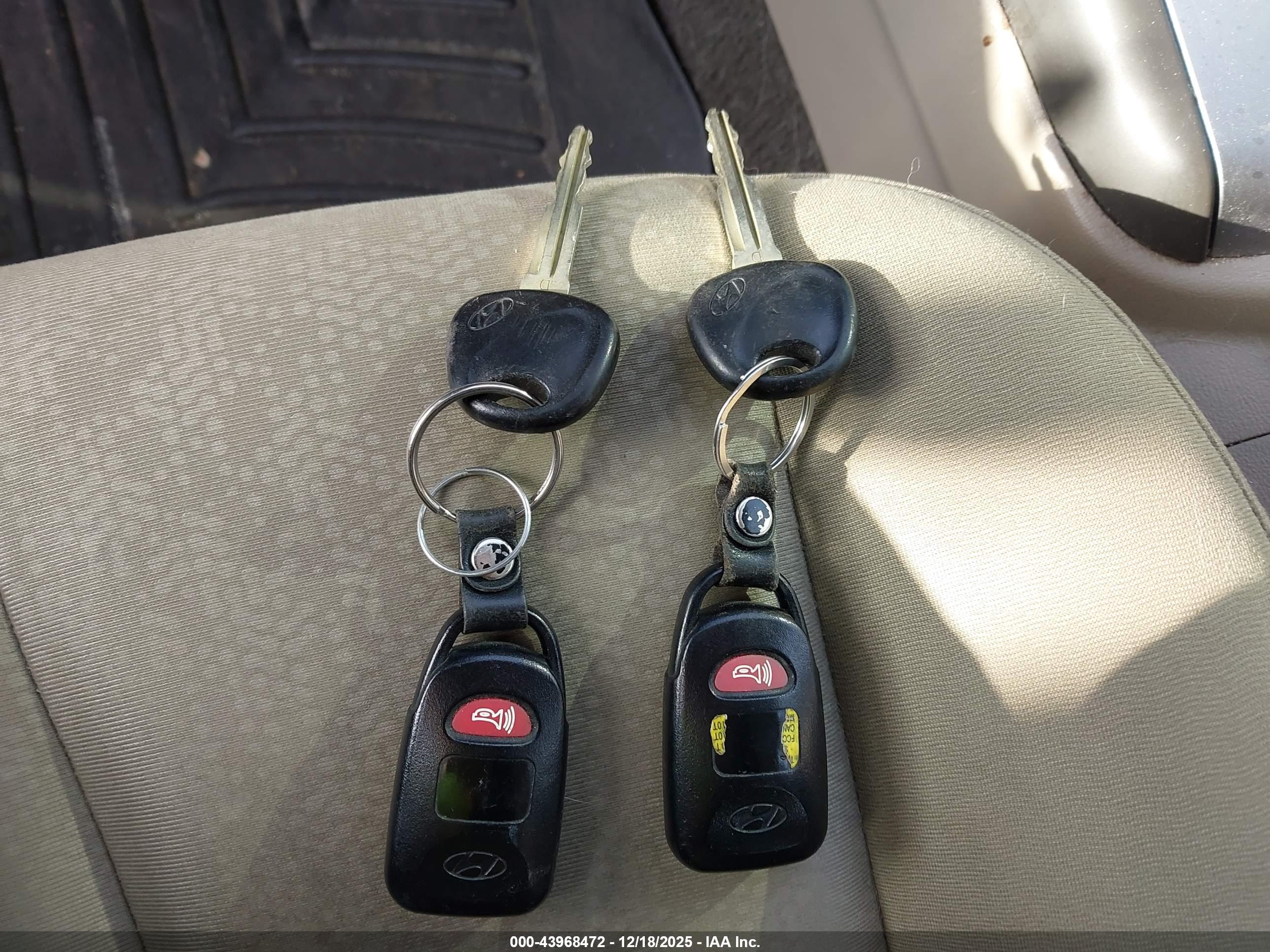HYUNDAI ELANTRA image 11
