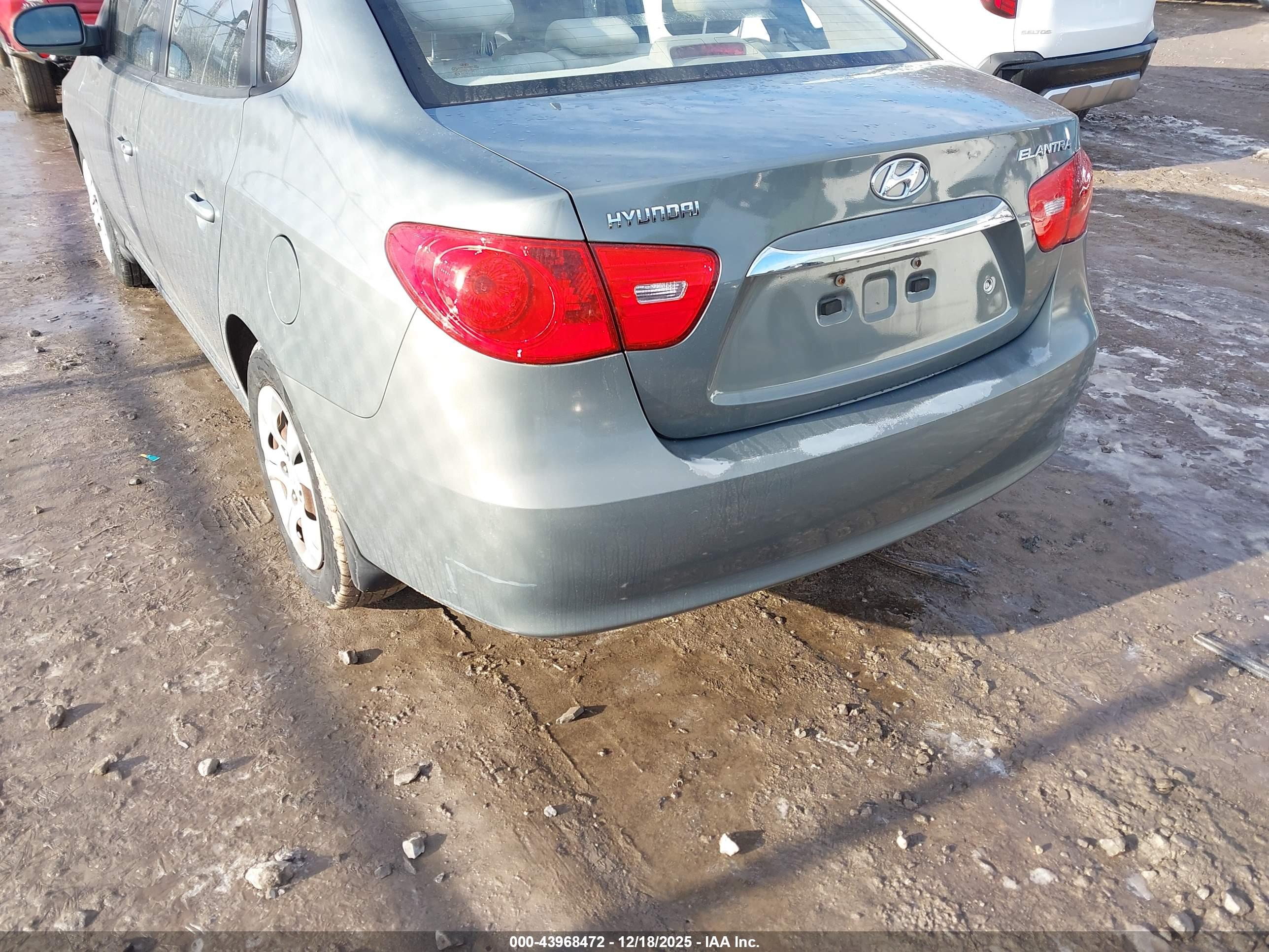 HYUNDAI ELANTRA image 6