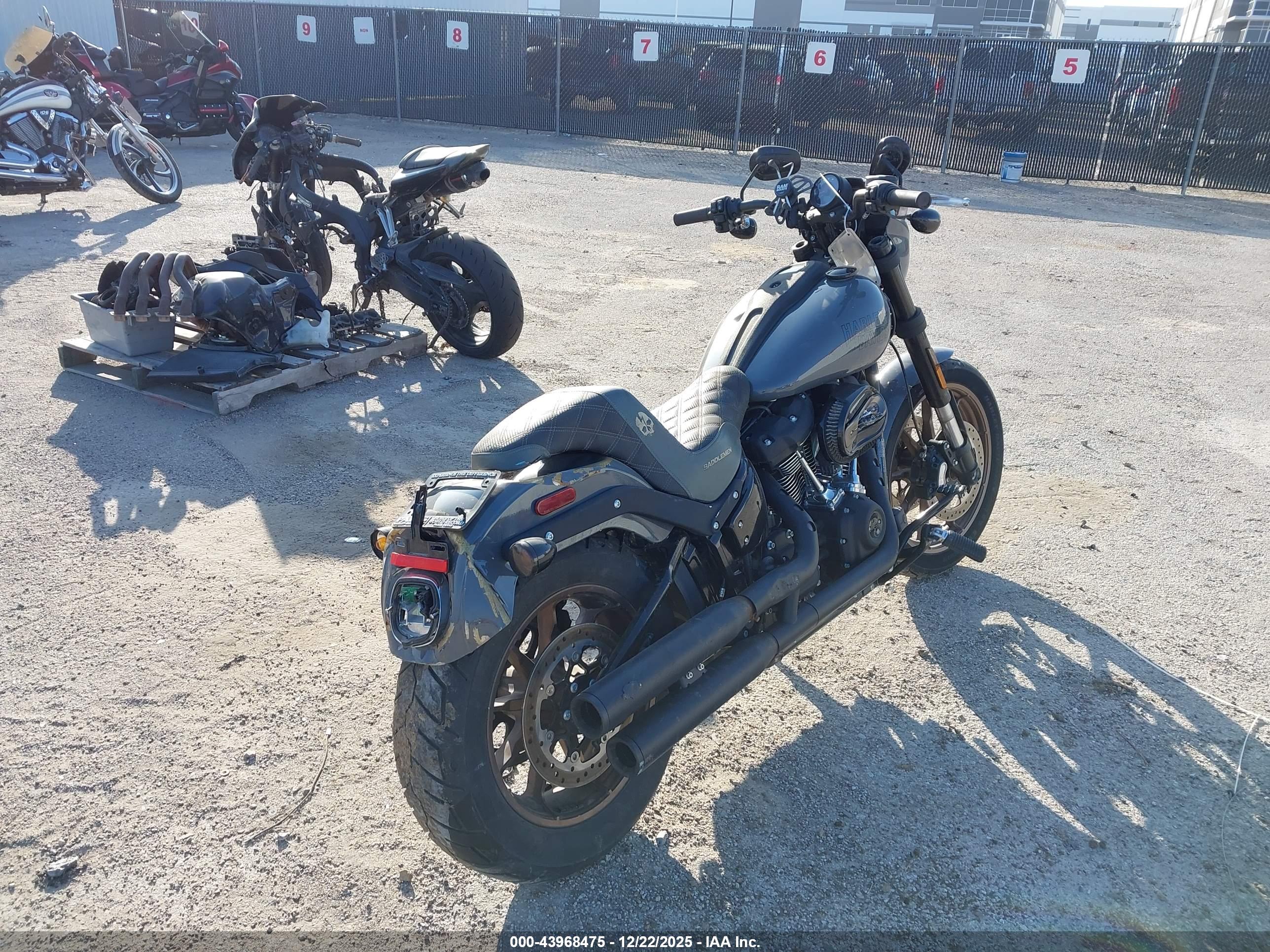 HARLEY-DAVIDSON FXLRS image 4