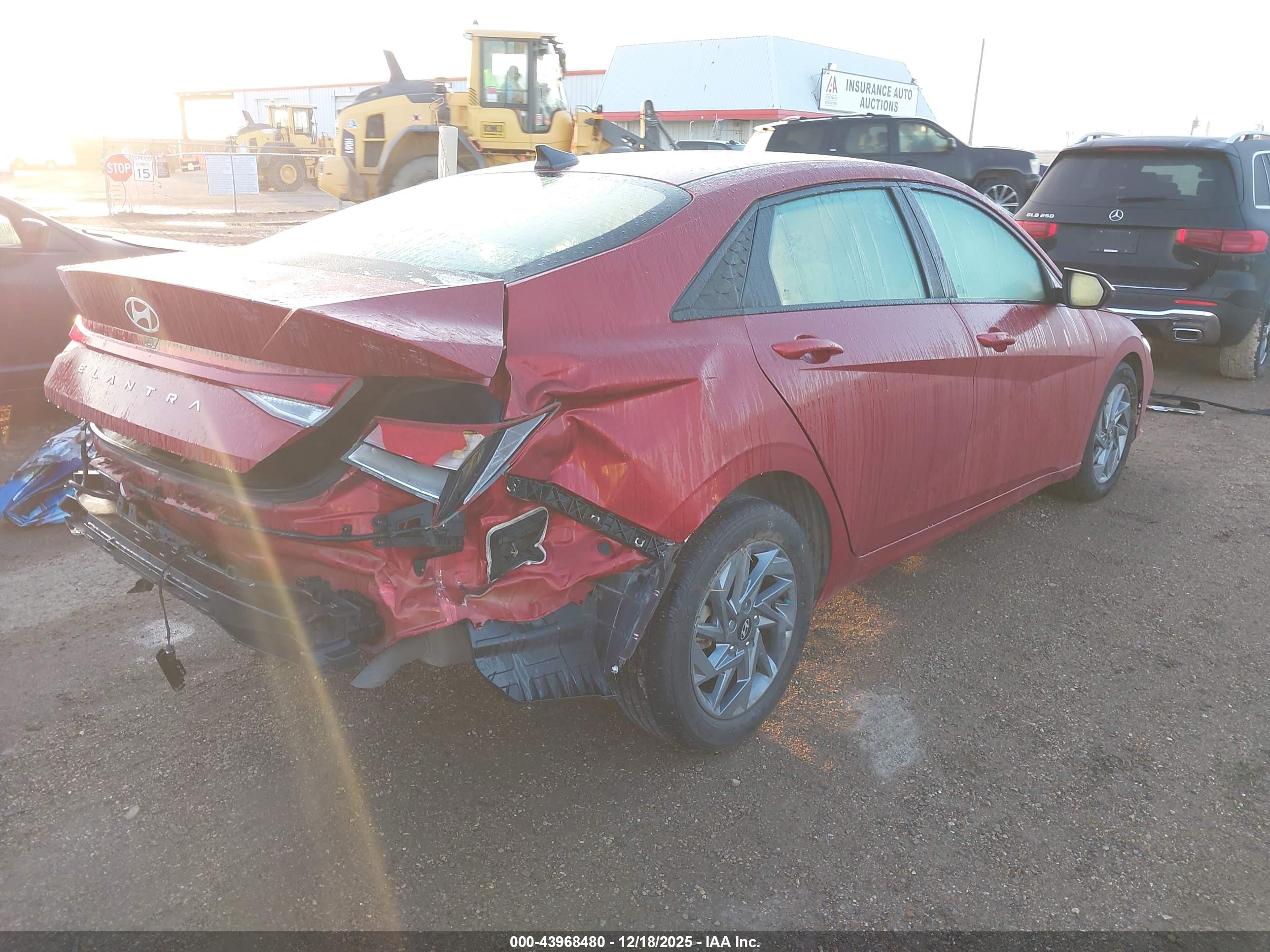 HYUNDAI ELANTRA image 4
