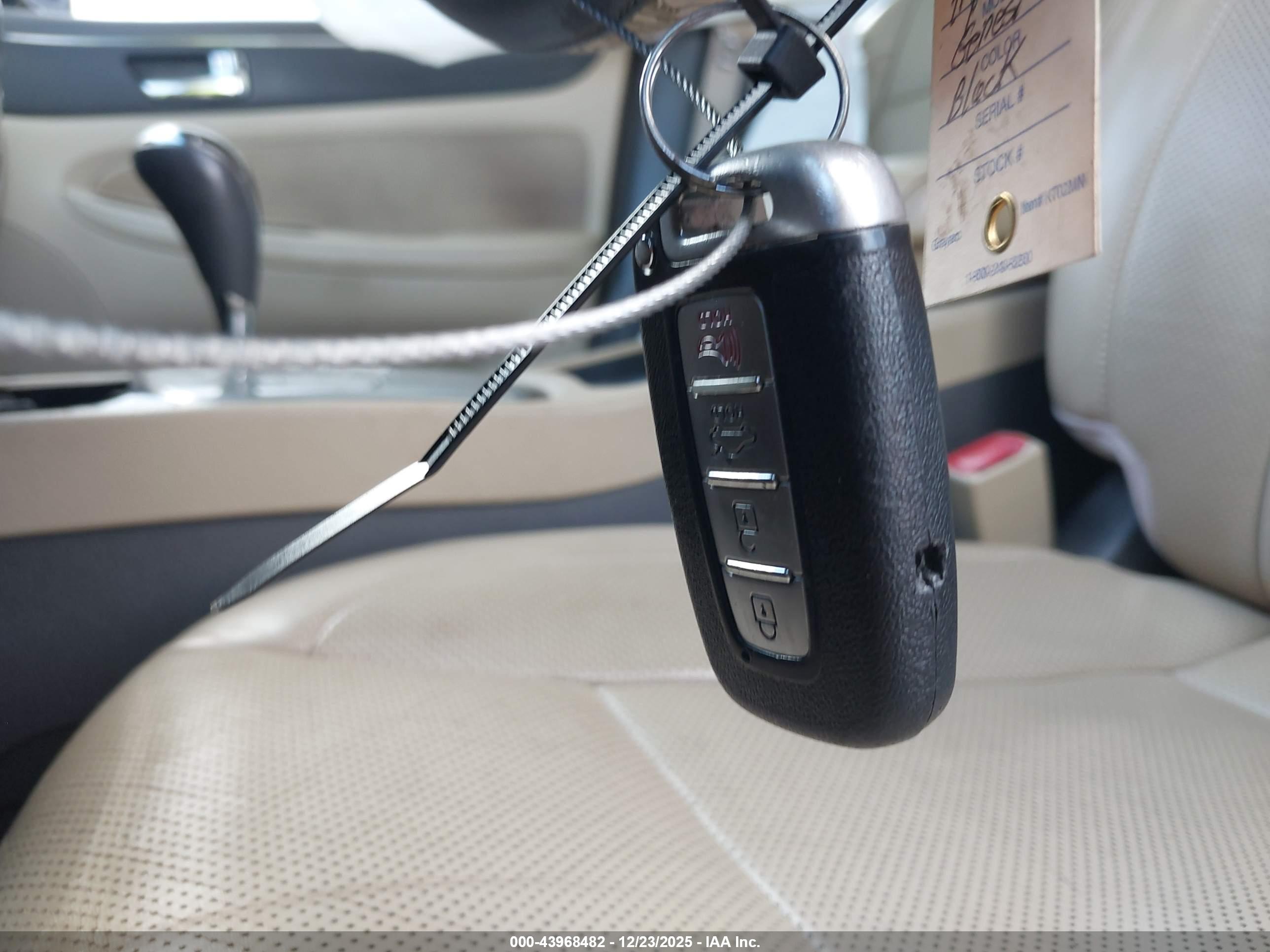 HYUNDAI GENESIS image 11