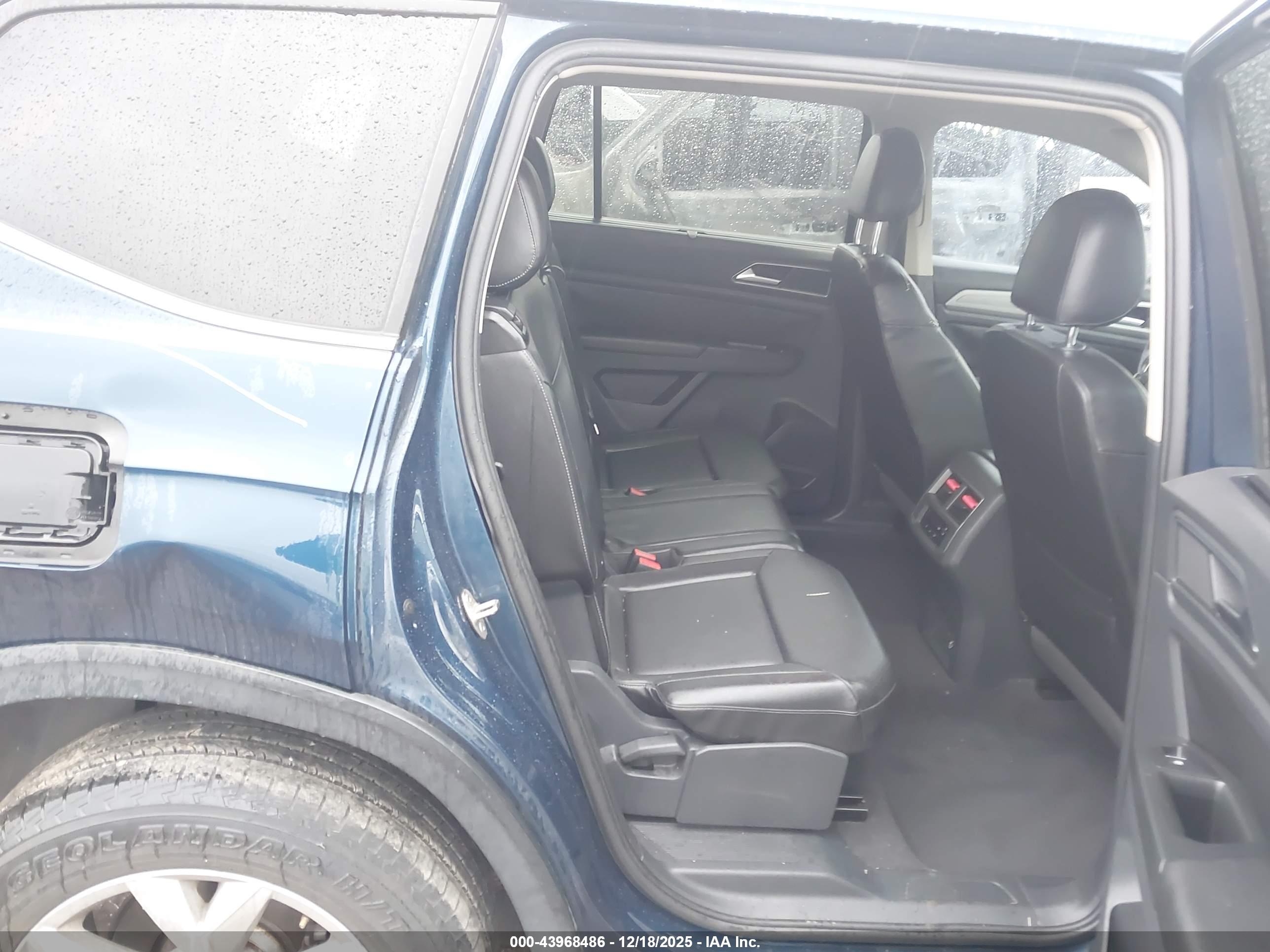 VOLKSWAGEN ATLAS image 8