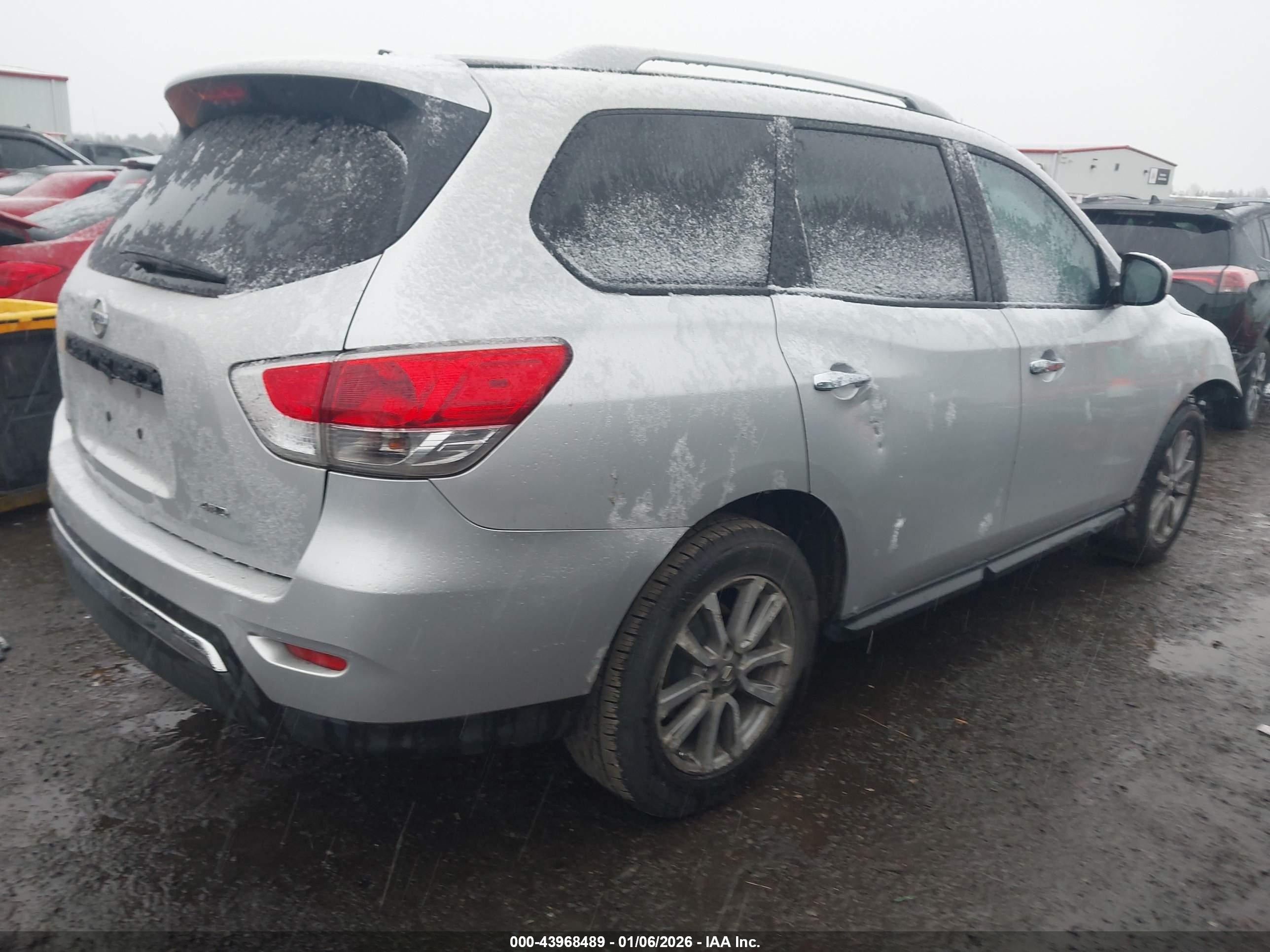 NISSAN PATHFINDER image 4