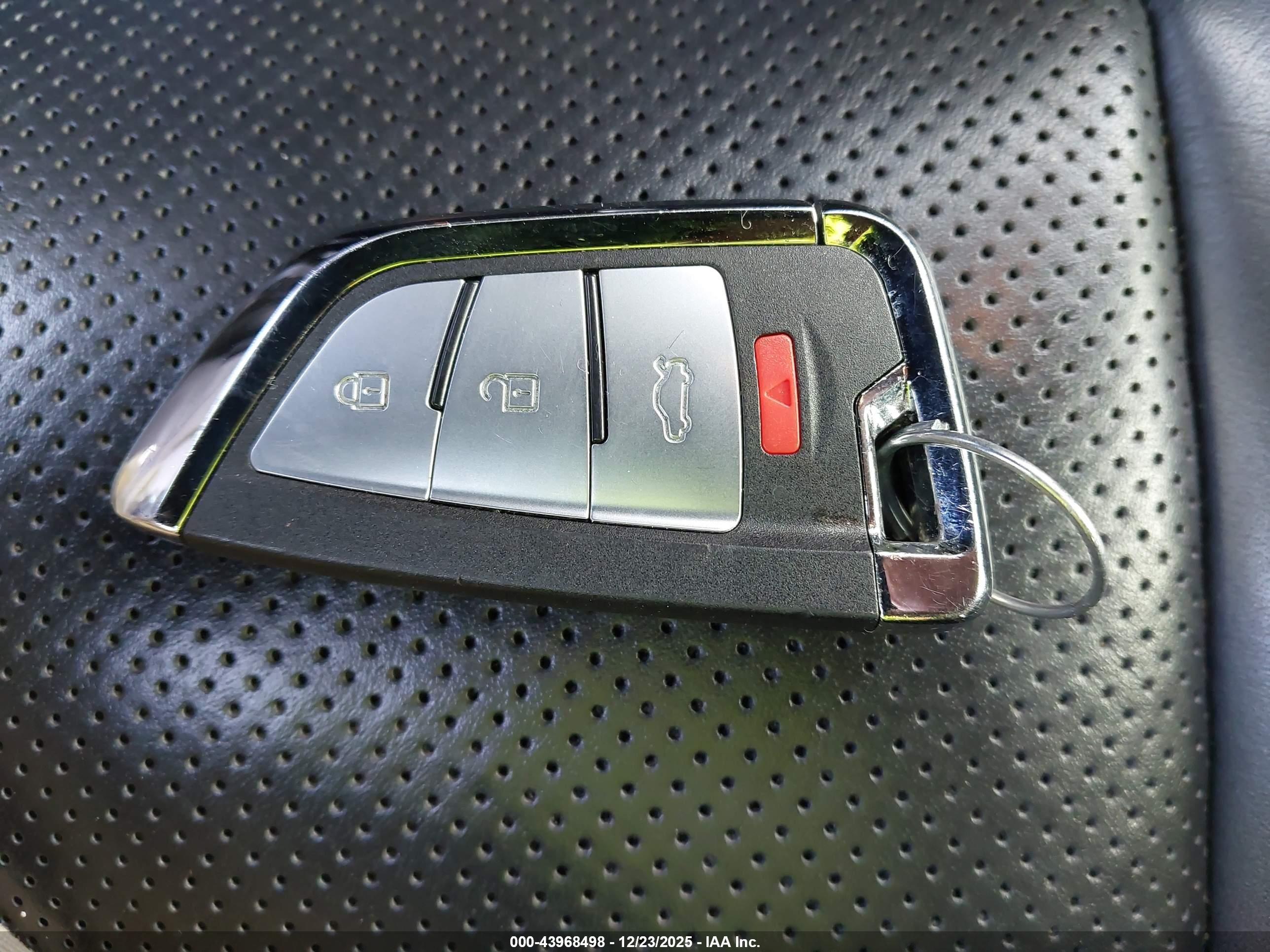 DODGE CHALLENGER image 11