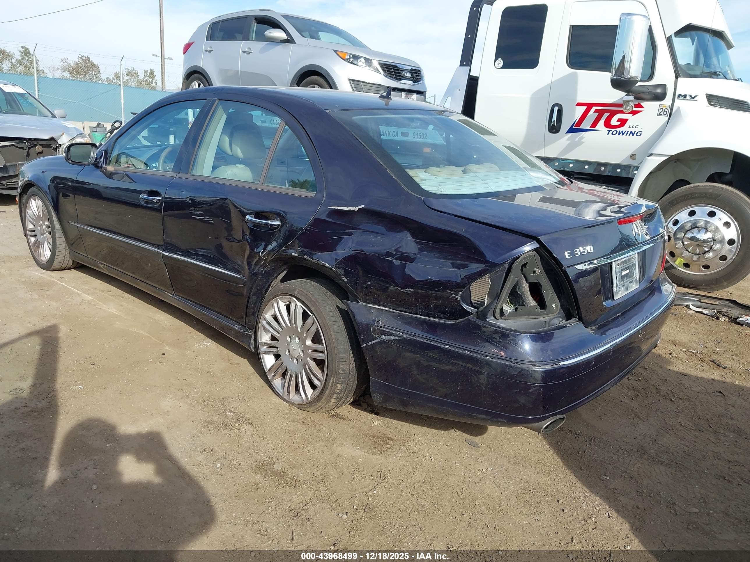 MERCEDES-BENZ E image 3