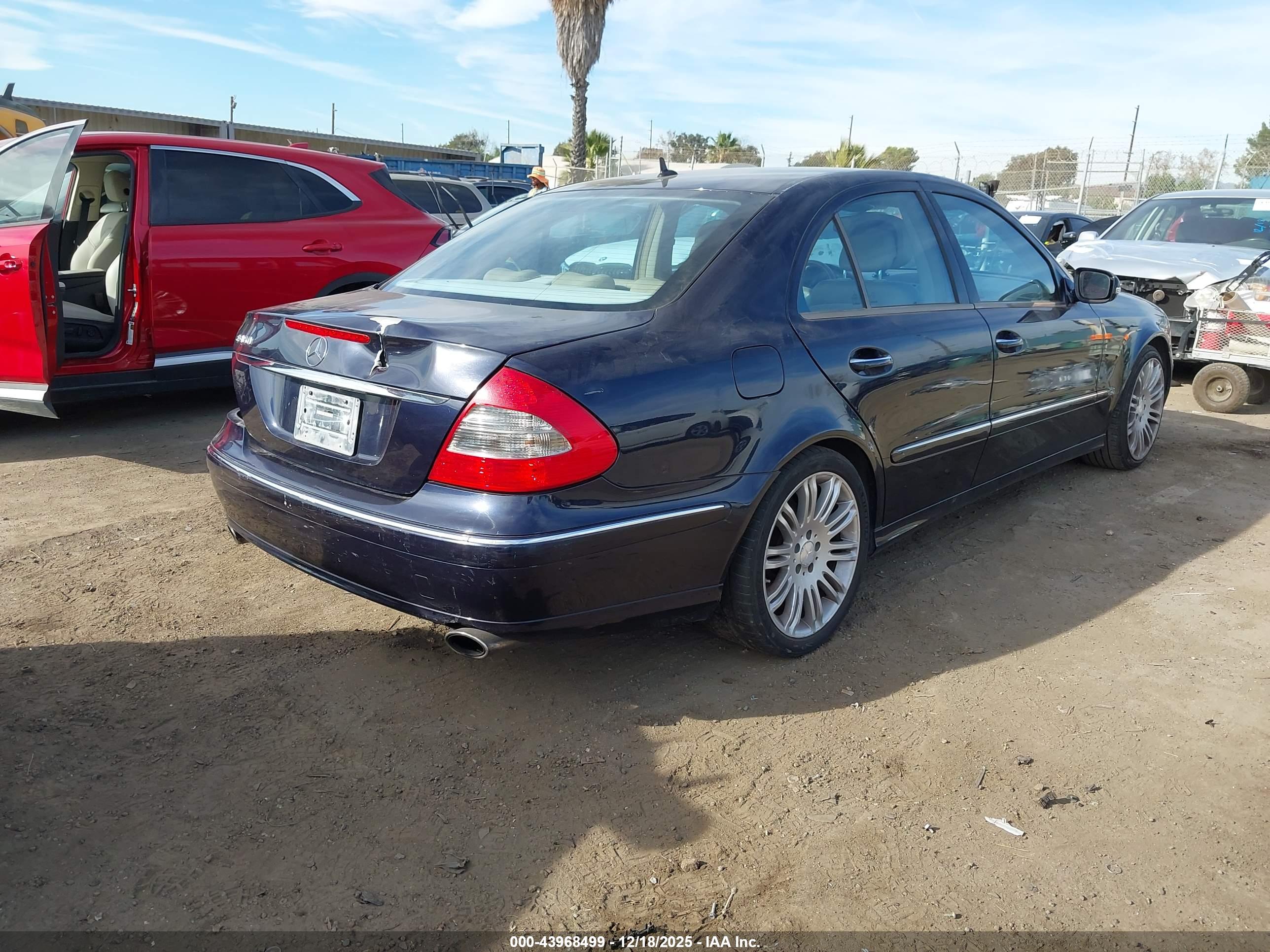 MERCEDES-BENZ E image 4